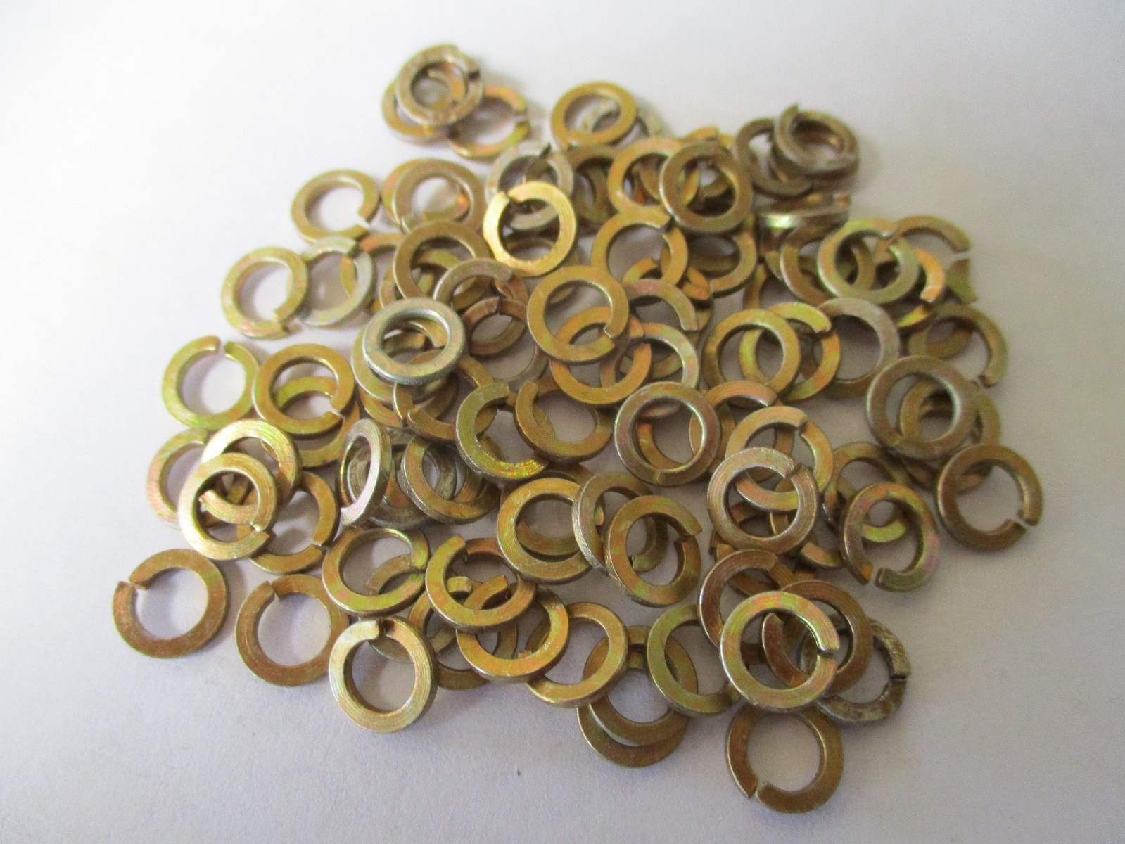 AN935-10L Lock Washer #10 Split Helical Plated Steel – Lot of 100