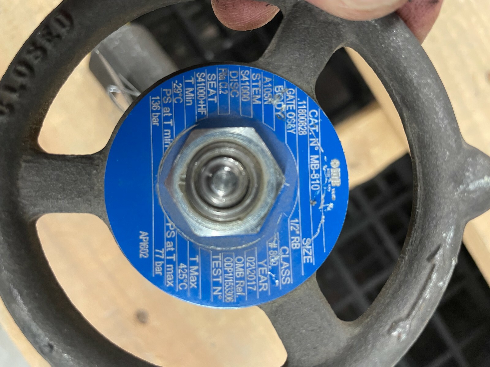 OMB MB-810 Gate Valve 1/2″ CL800 FNPT x Male Socket Insert A105N Forged Steel