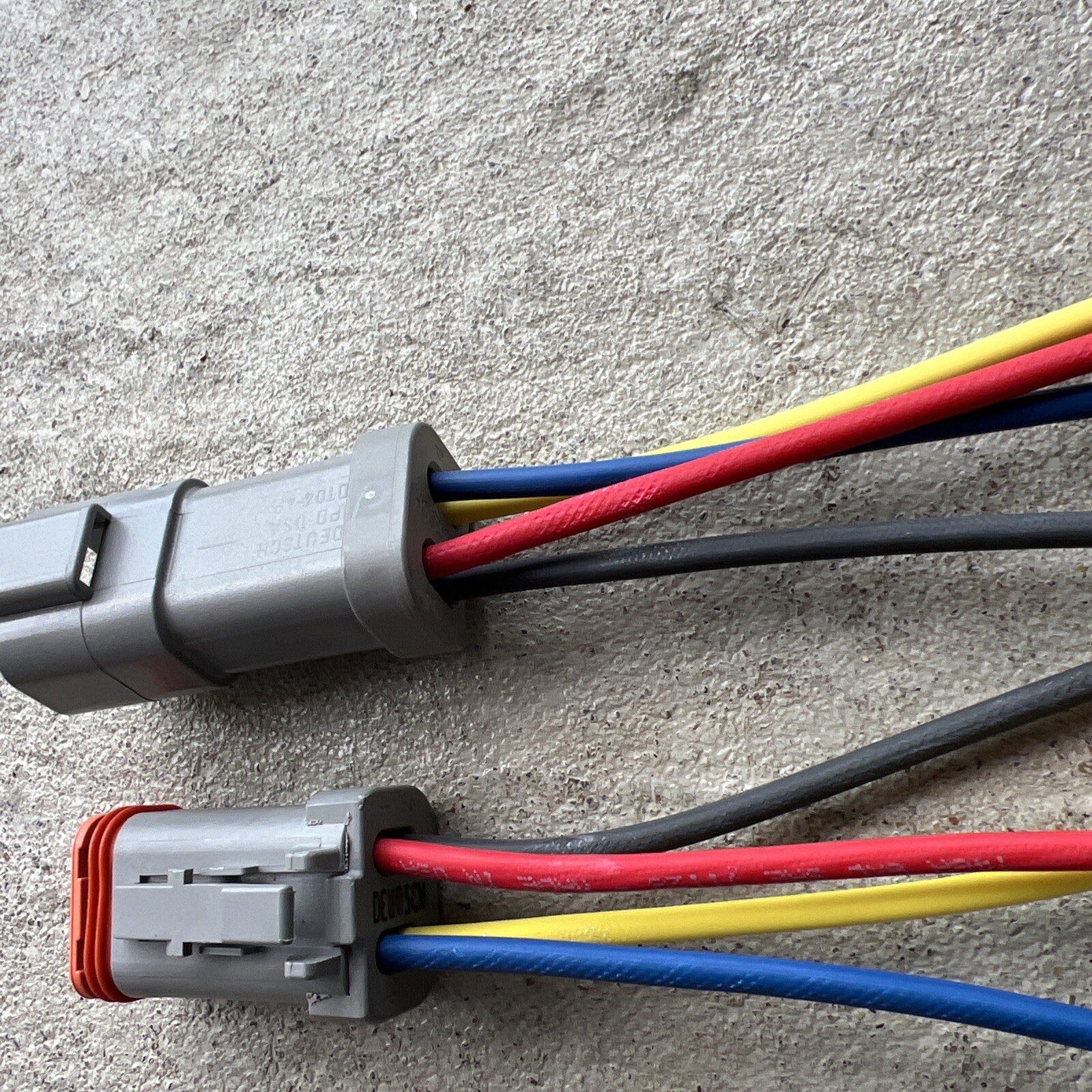 E003 Type 14 AWG Deutsch 4 P waterproof connector 6″ wire Red Black Yellow Blue