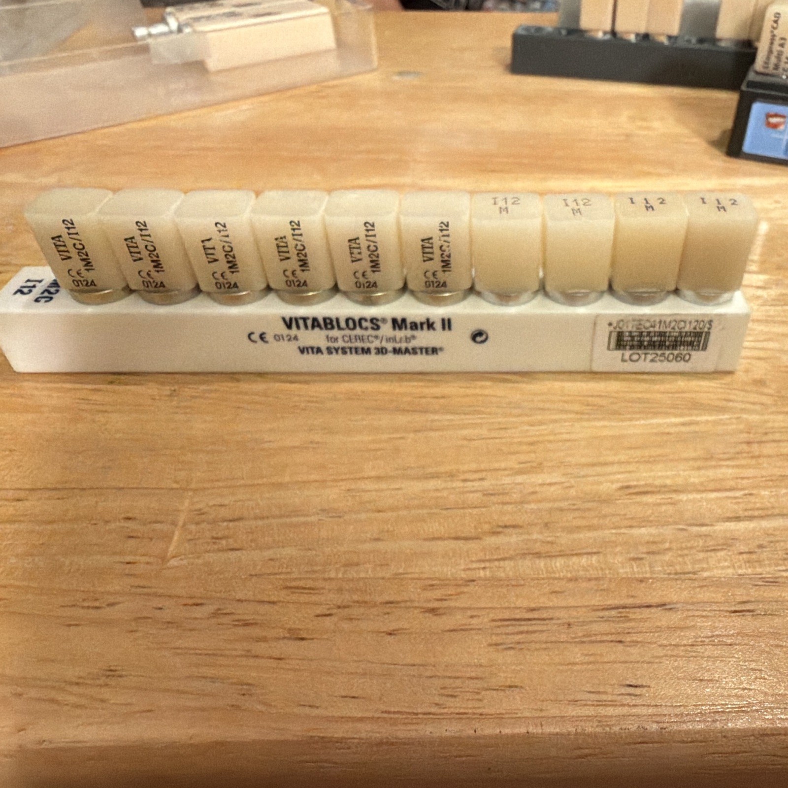VITA VITABLOCS Mark II Shade Guide Blocks Tabs Set 1M2C I12 Lab, I12M