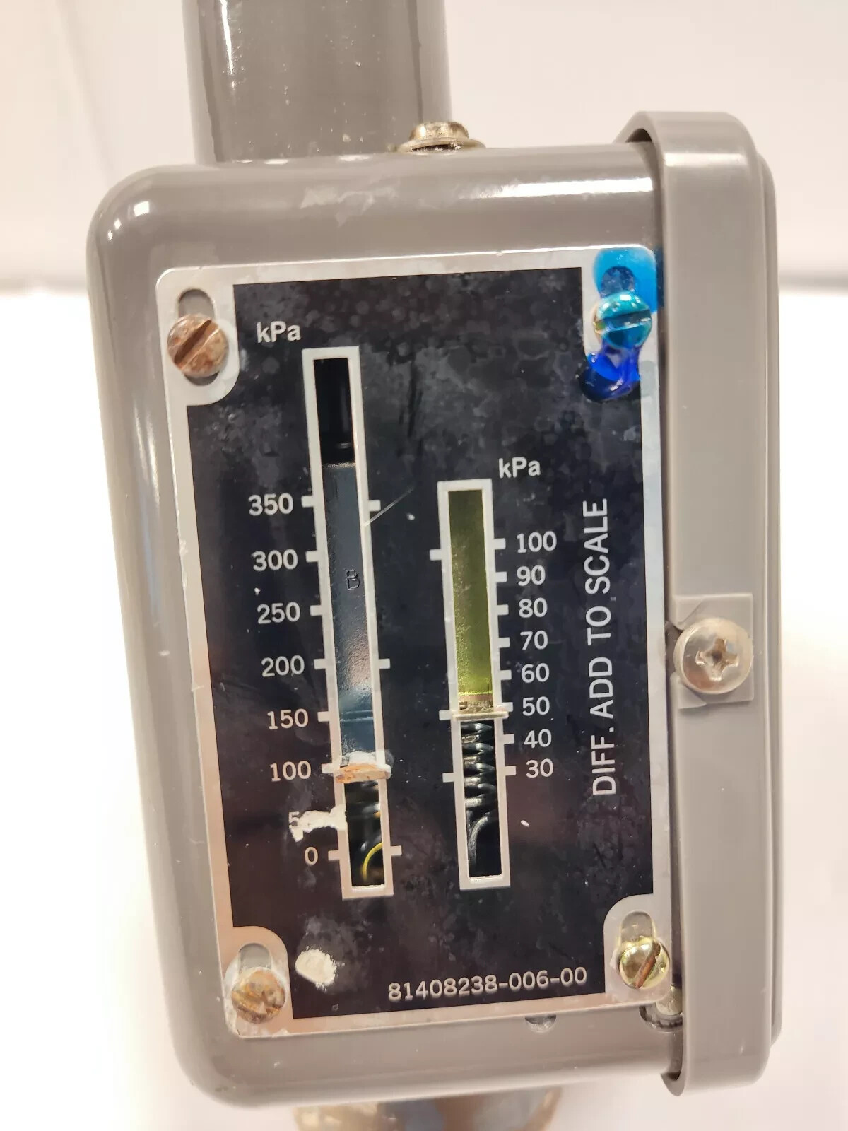 Azbil L404F204 Pressuretrol Pressure Switch
