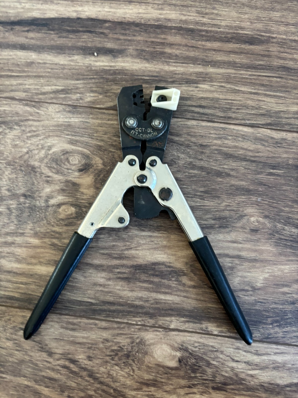 ITT Cannon CCT-DL hand crimping too