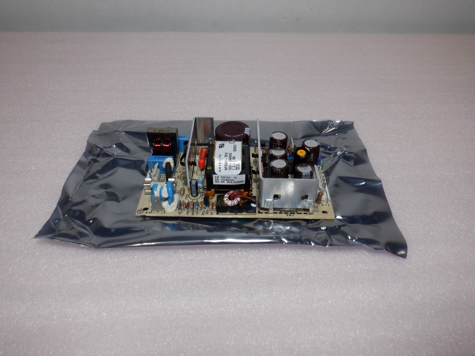 ARTESYN NFS40-7610 OPEN FRAME AC/DC CONVERTER 5.1V +/-15V 40W POWER AUP