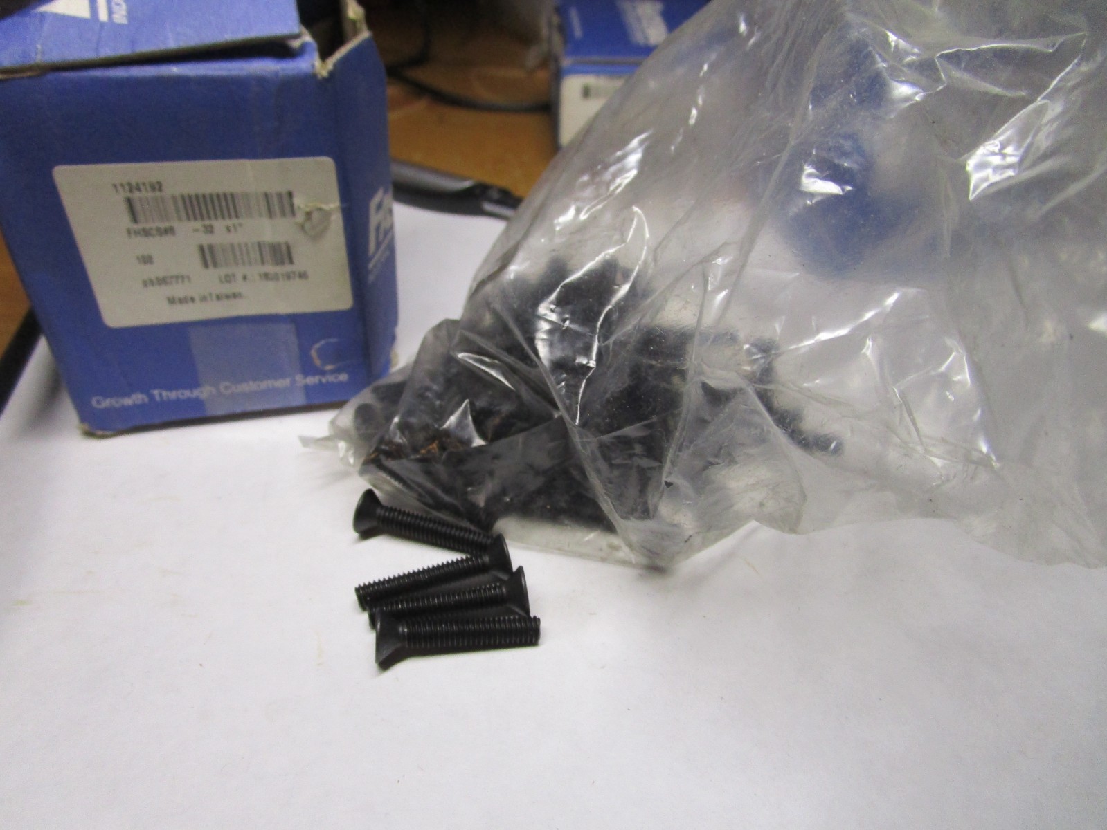 #8-32 x 1″ L 5/64″ Hex ASTM F835 Bl Oxide Flat Head Socket Cap Screw QTY 100