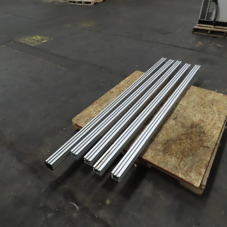 2-1/2″ x 2-1/2″ x 75-1/4″ L Extruded Structural Aluminum W/3/4″ T-Slot Lot Of 4
