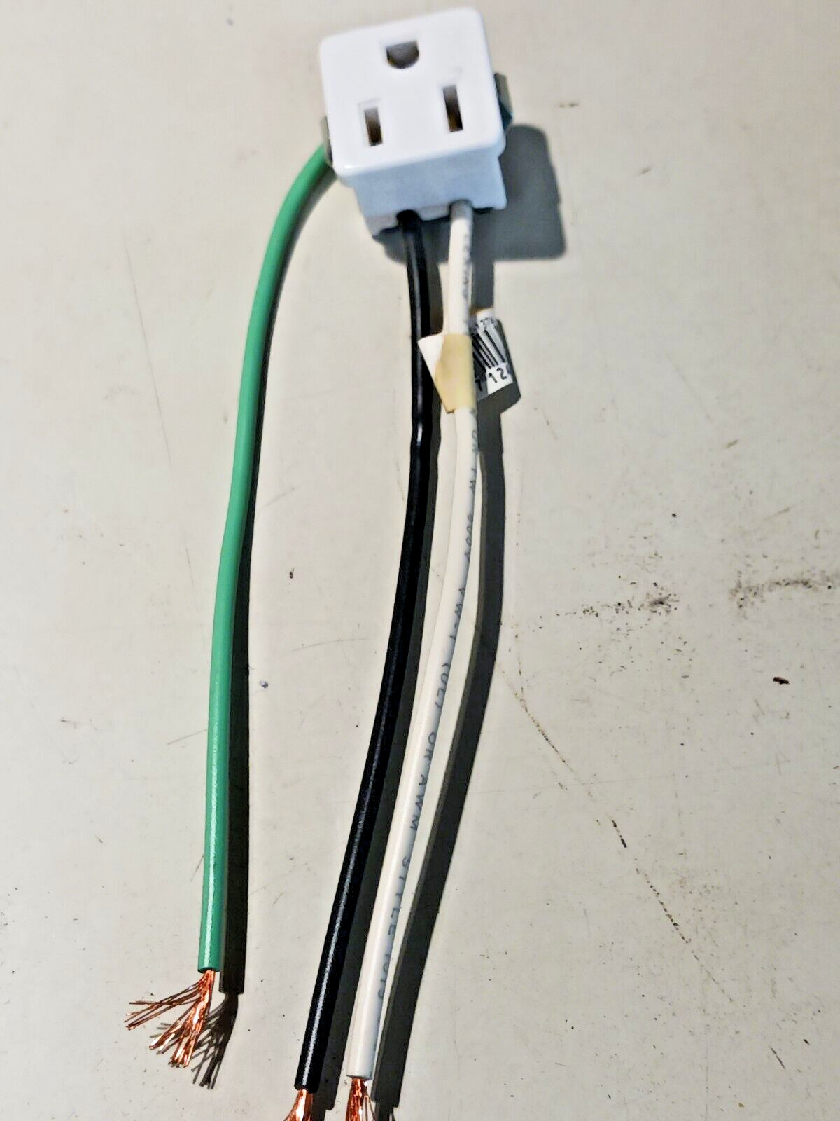 Leviton 1374-1W 15A, 125V, Snap-In Receptacle, White, sold by the carton of 10.