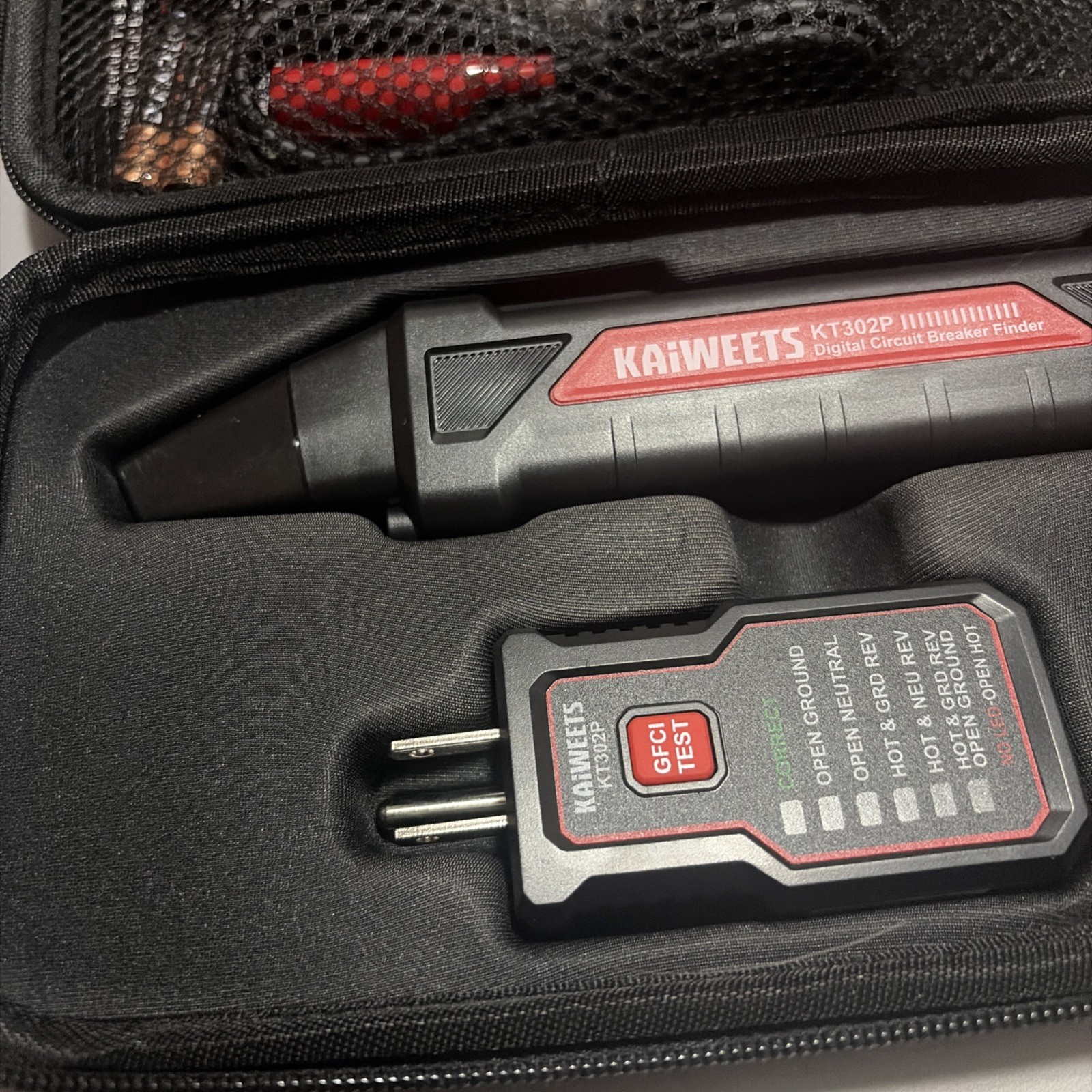 KAIWEETS Circuit Breaker Finder with LCD Display, GFCI Outlet Tester