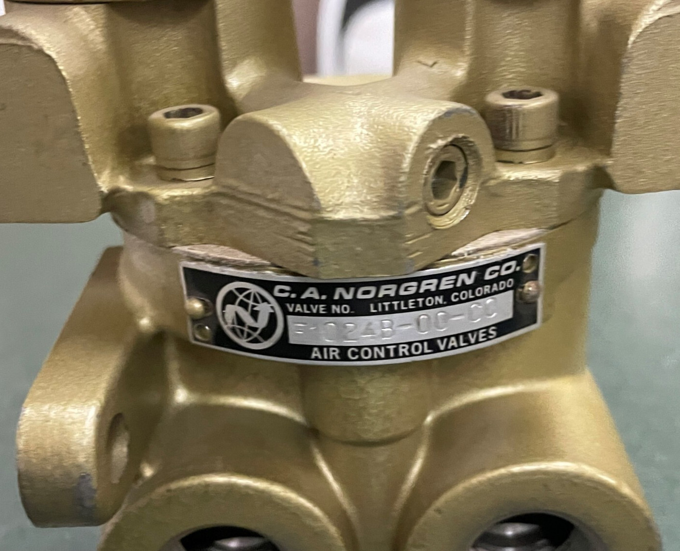 CA Norgren Co. F1024B-00-C0 Air Control Valve, Coil# 2361-04