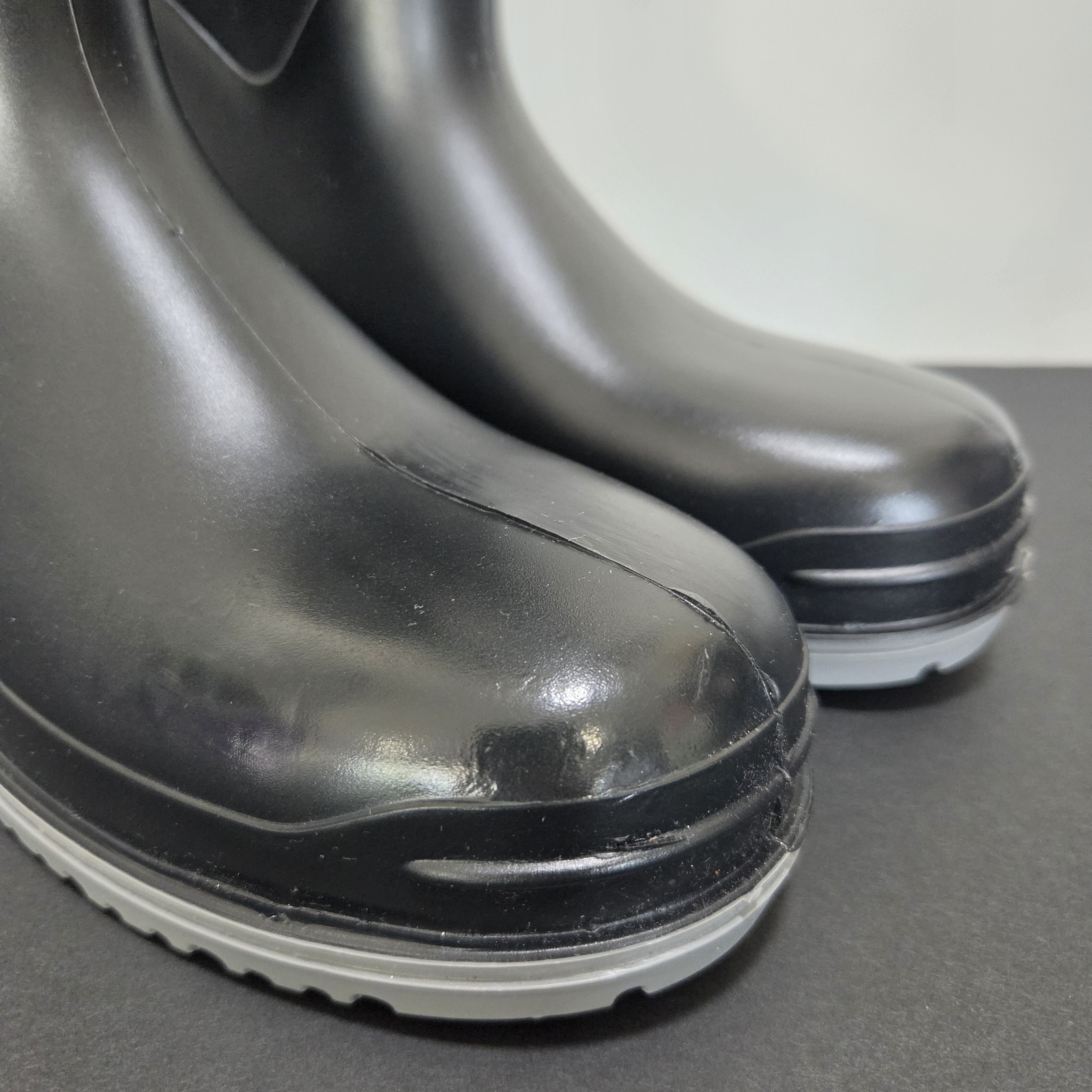 Dunlop Women’s/Men’s Rubber Boot, Steel Toe, 16″ Height, Black, Size M-6 W-8