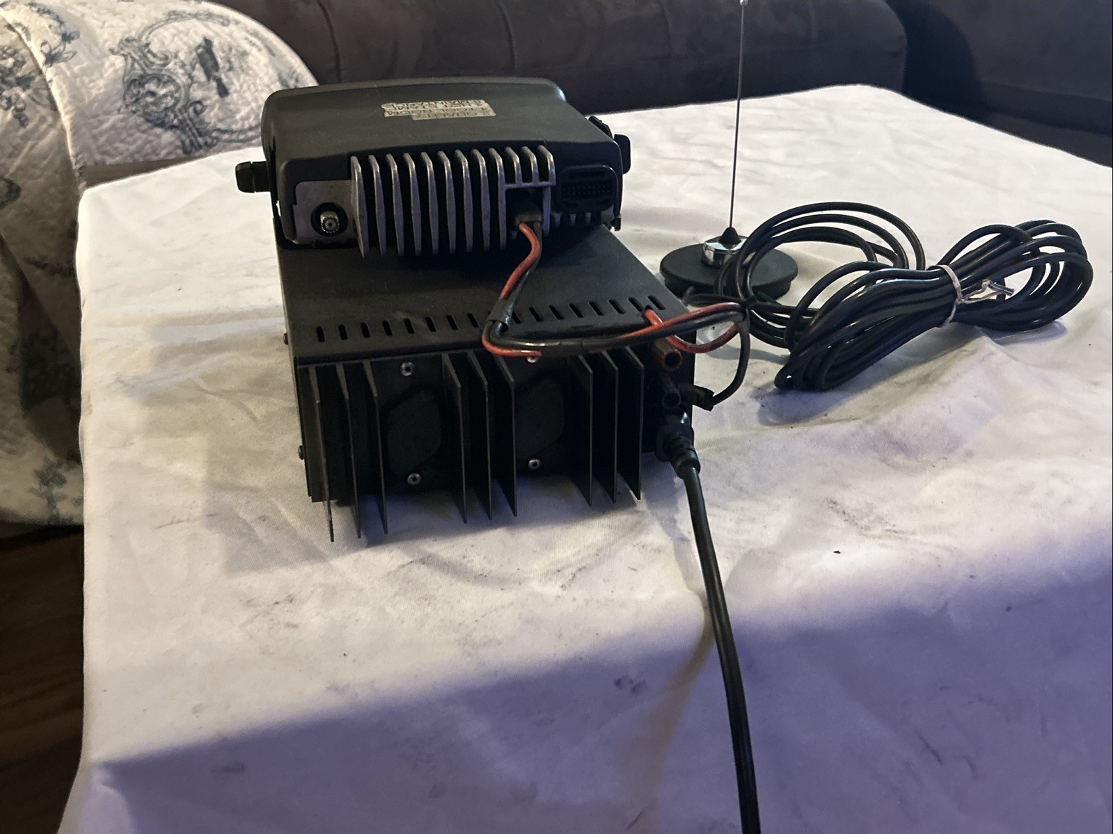 Motorola CDM1250 Two Way Radio & Ashtron SL-11R Base
