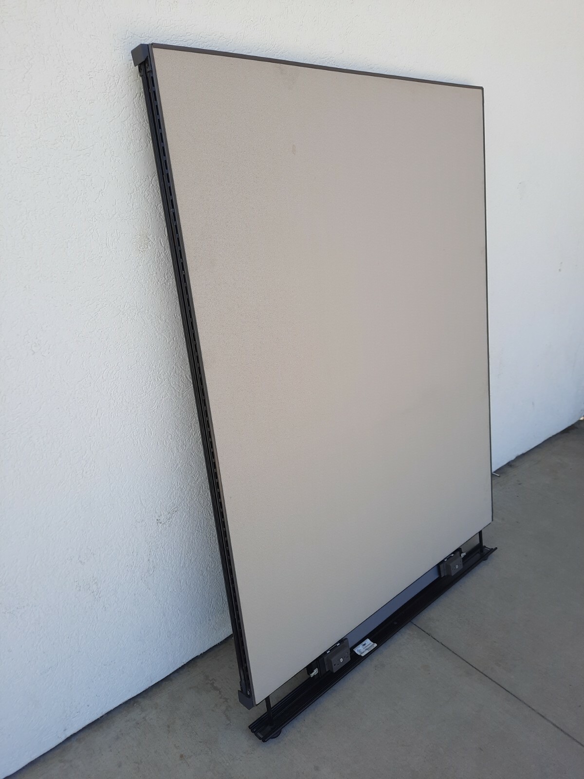 UNKNOWN BRAND CUBICLE PARTITION WALL PANEL A 66″ X 48″ X 2″