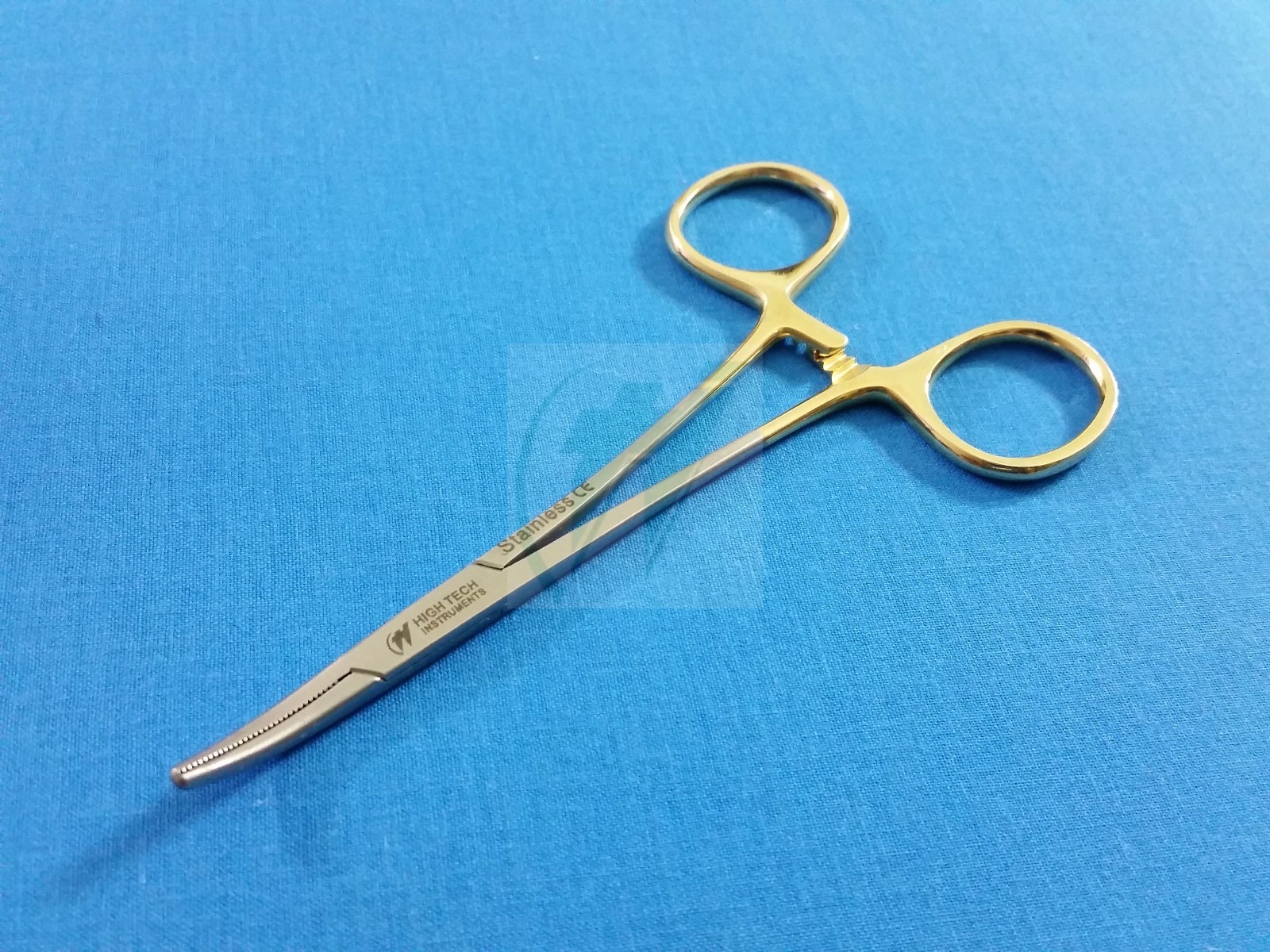 GOLD HANDLE FULL SERRATED HEMOSTAT LOCKING FORCEPS 5″ CURVED STAINLESS STEEL