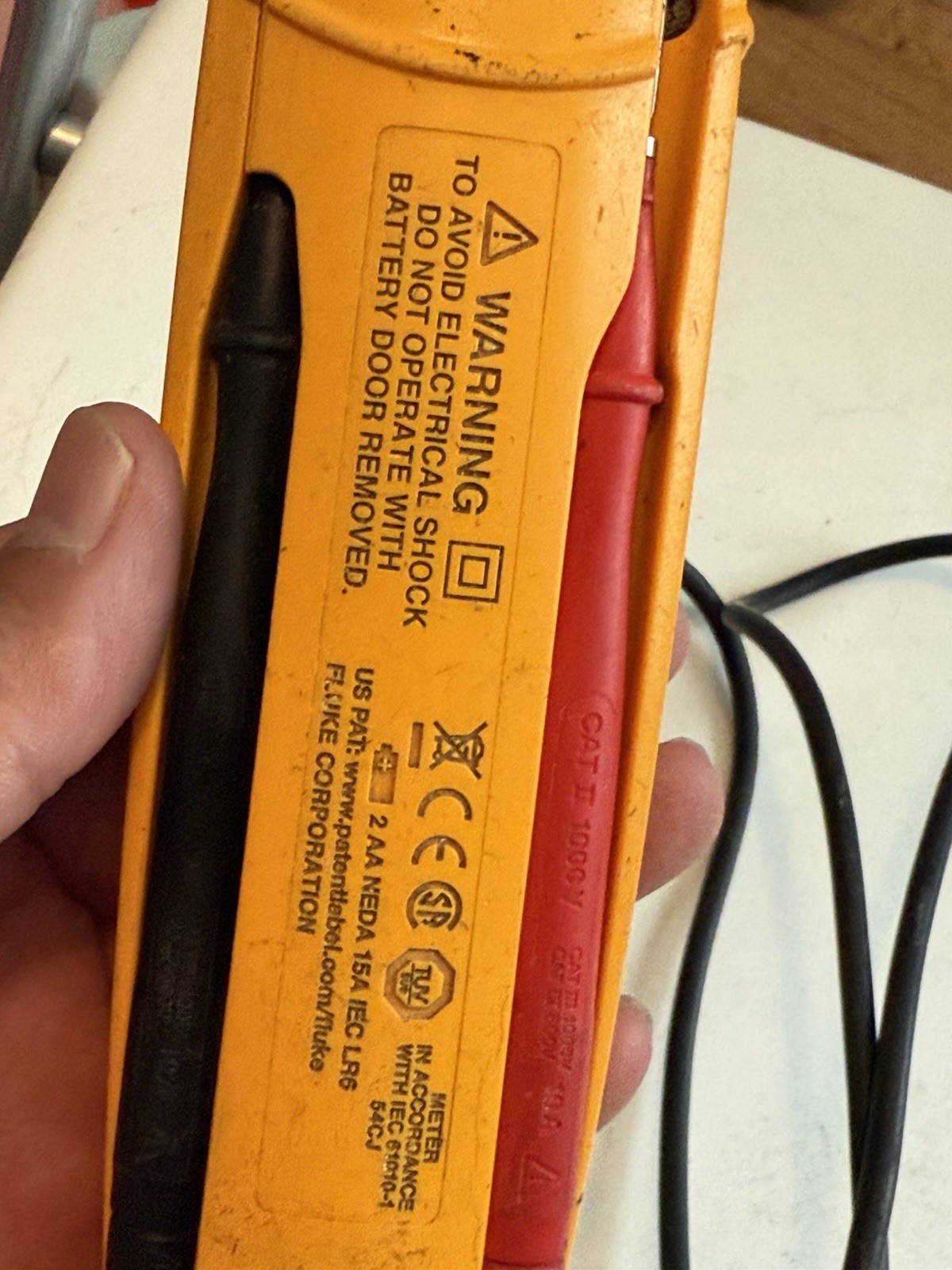FLUKE T5-600 ELECTRICAL TESTER – VOLTS/OHMS/AMPS