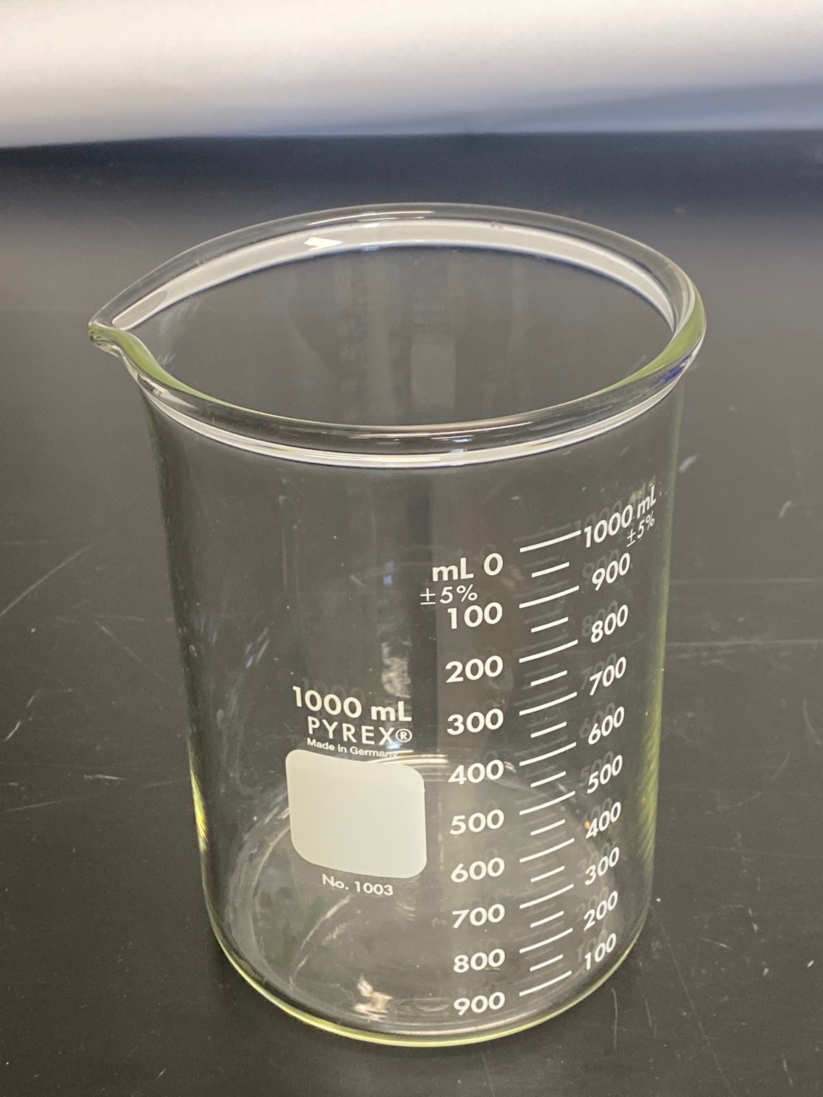 PYREX Glass 1000mL HD Low Form Dual Graduated Griffin Beaker Pour Spout 1003-1L