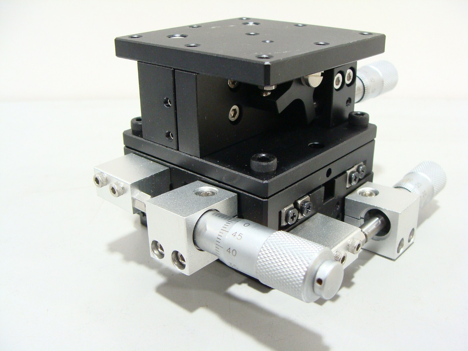 1 x Right-Handed Micrometer XYZ Translation Stage 60x60mm Cantilever Z-Axis
