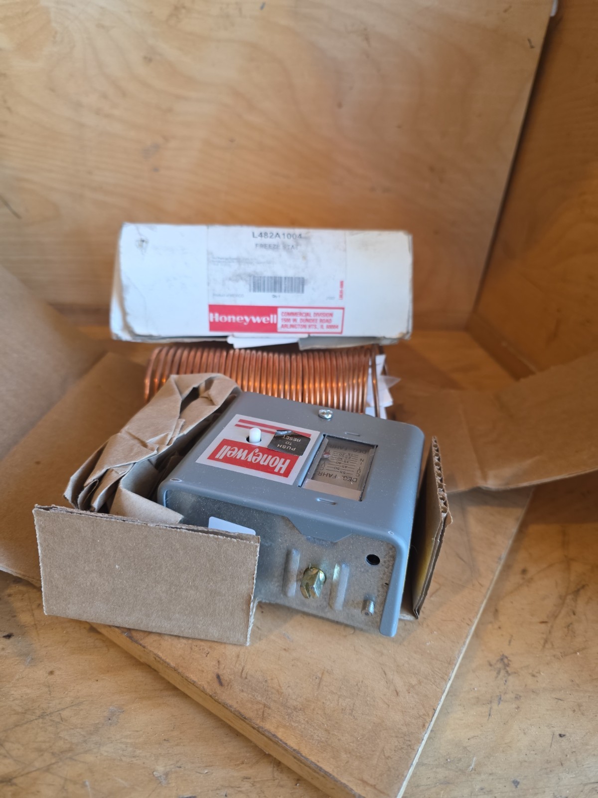 Honeywell L482A1004 Freeze Stat; 2 SPST 1 NO 1 NC, 15F to 55F, 20 Foot Tube NEW