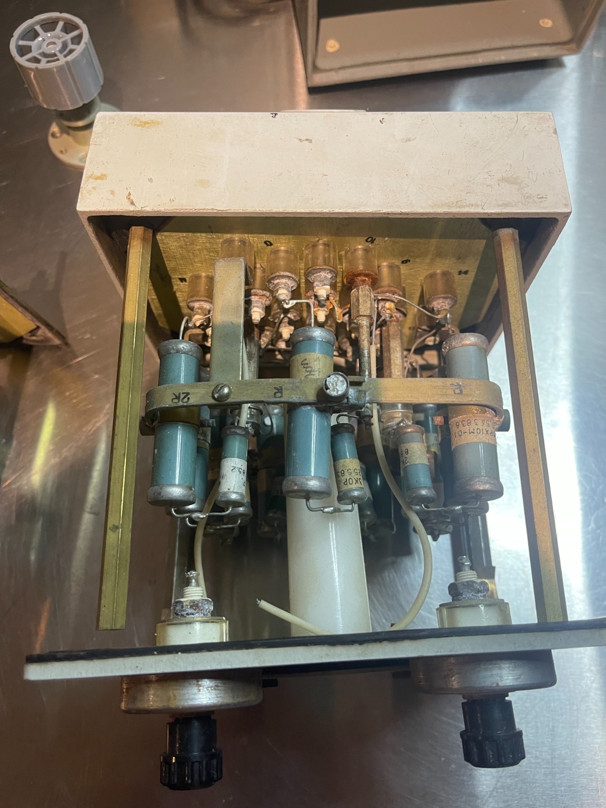 10⁷ Ω 1 2 3 4 5 6 10 20 100 MOhm 2pc. Decade Resistance Standard Box 0.02%