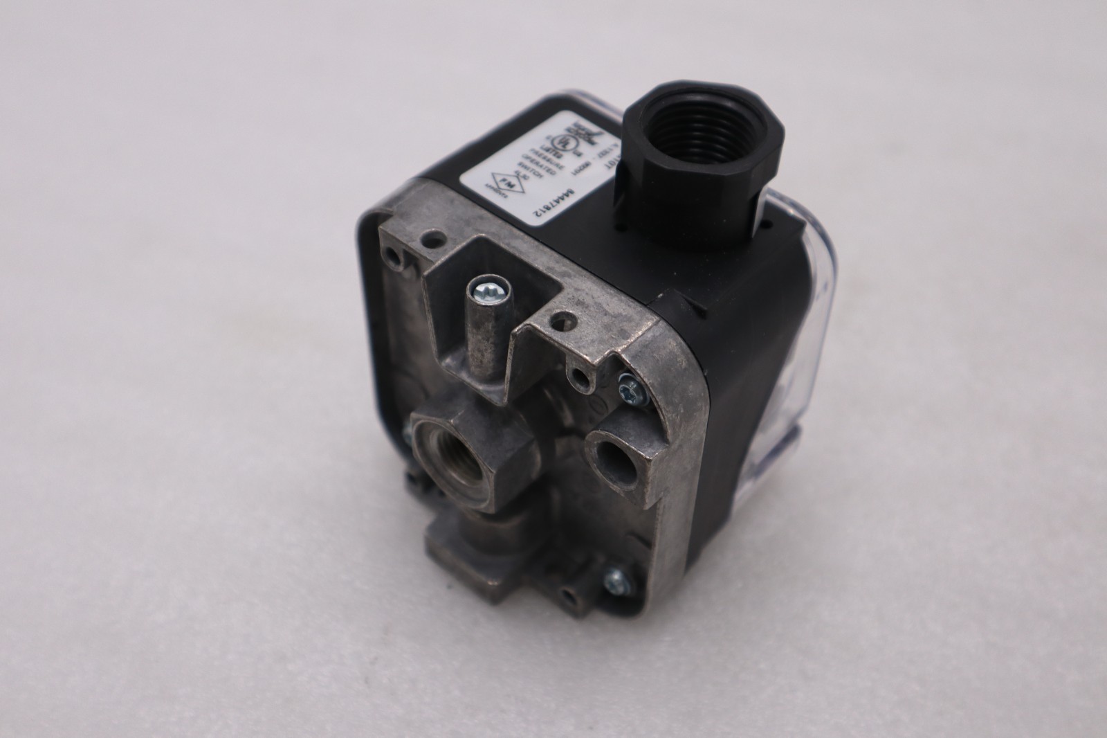 Krom Schroder DG10T Pressure Switch 0.4-4.0 IN WC 1.0-10 BAR STOCK H1147A