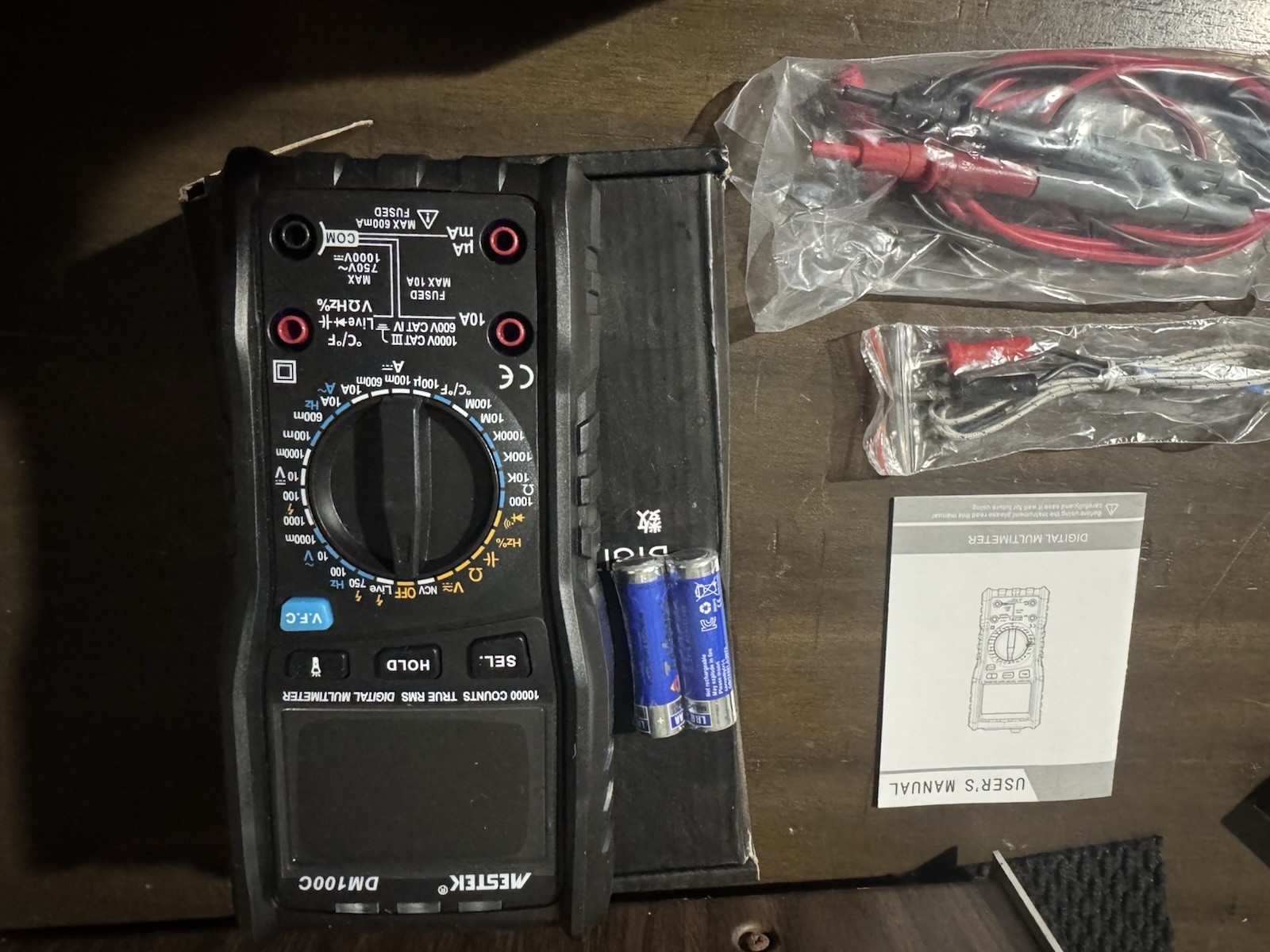 MESTEK DM100 Analog Digital Multimeter True RMS NCV Live Line Tester Open Box
