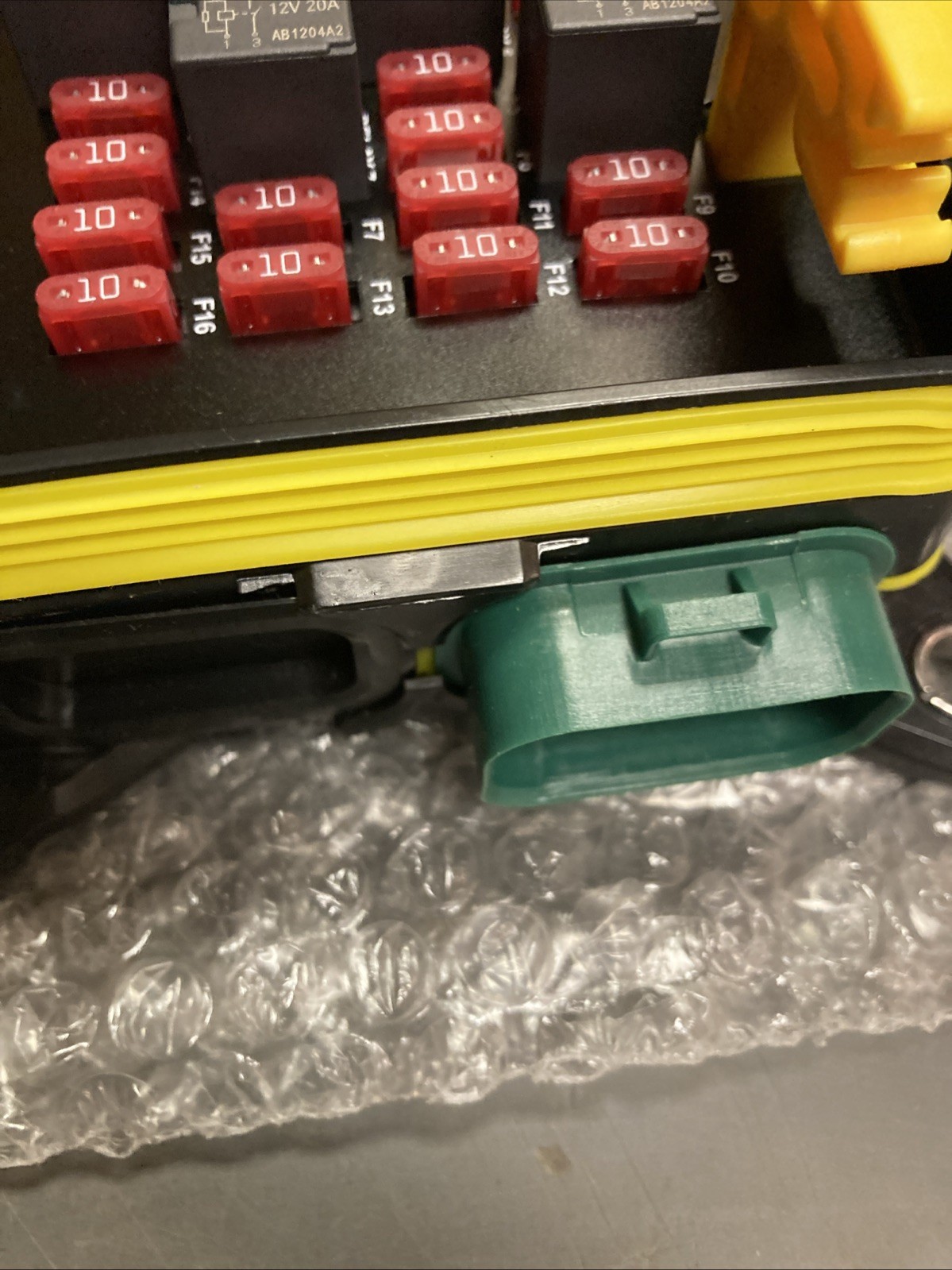 NEW EATON Power Distribution Module Fuse Holder | 31S-002-0 | U.S.A SELLER