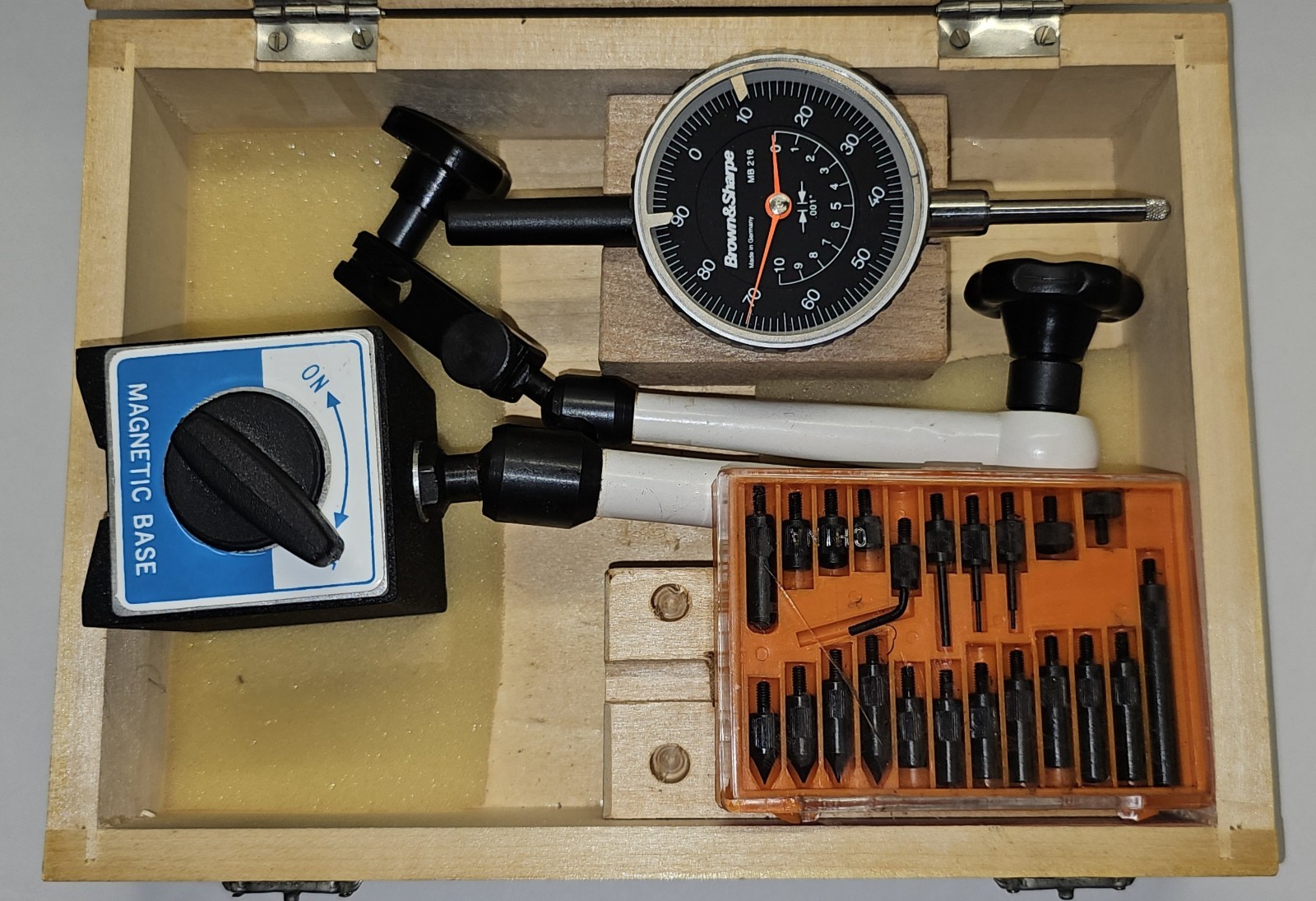 Brown & Sharpe .001″ Dial Indicator. Made In Germany w/ Magnetic Base & Ind.Tips