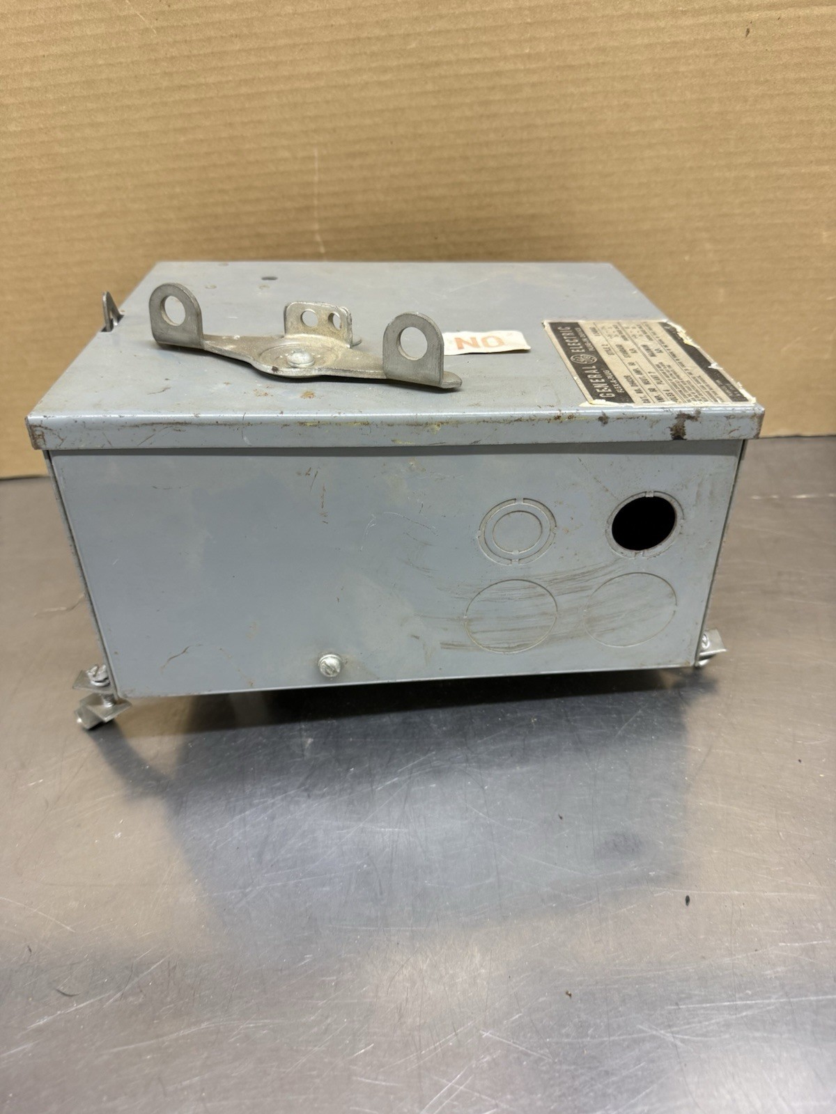 General Electric DH422R Flex A Plug Buss Plug Switch Fusible 60A 240V