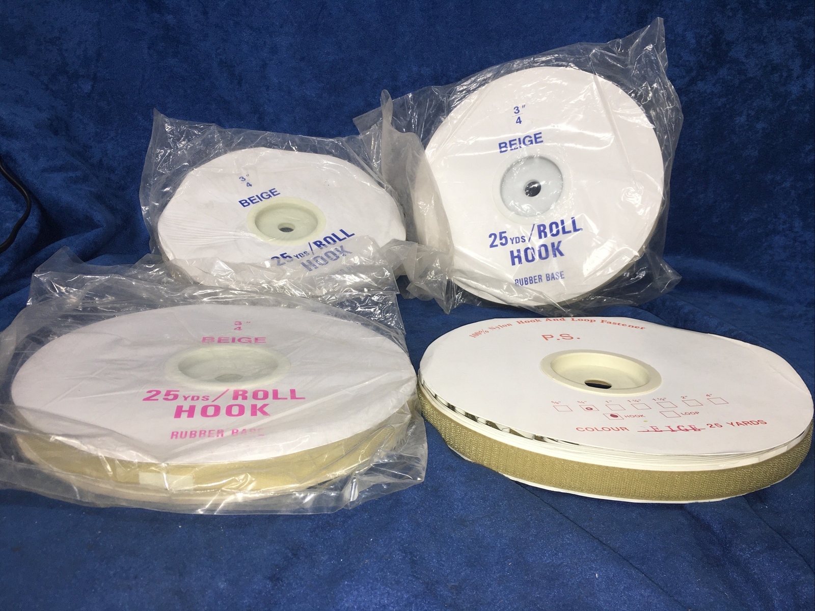 LOT 3 X 25YDS ROLL HOOK & NYLON HOOK AND 1 HOOK&LOOP FASTENER, Male