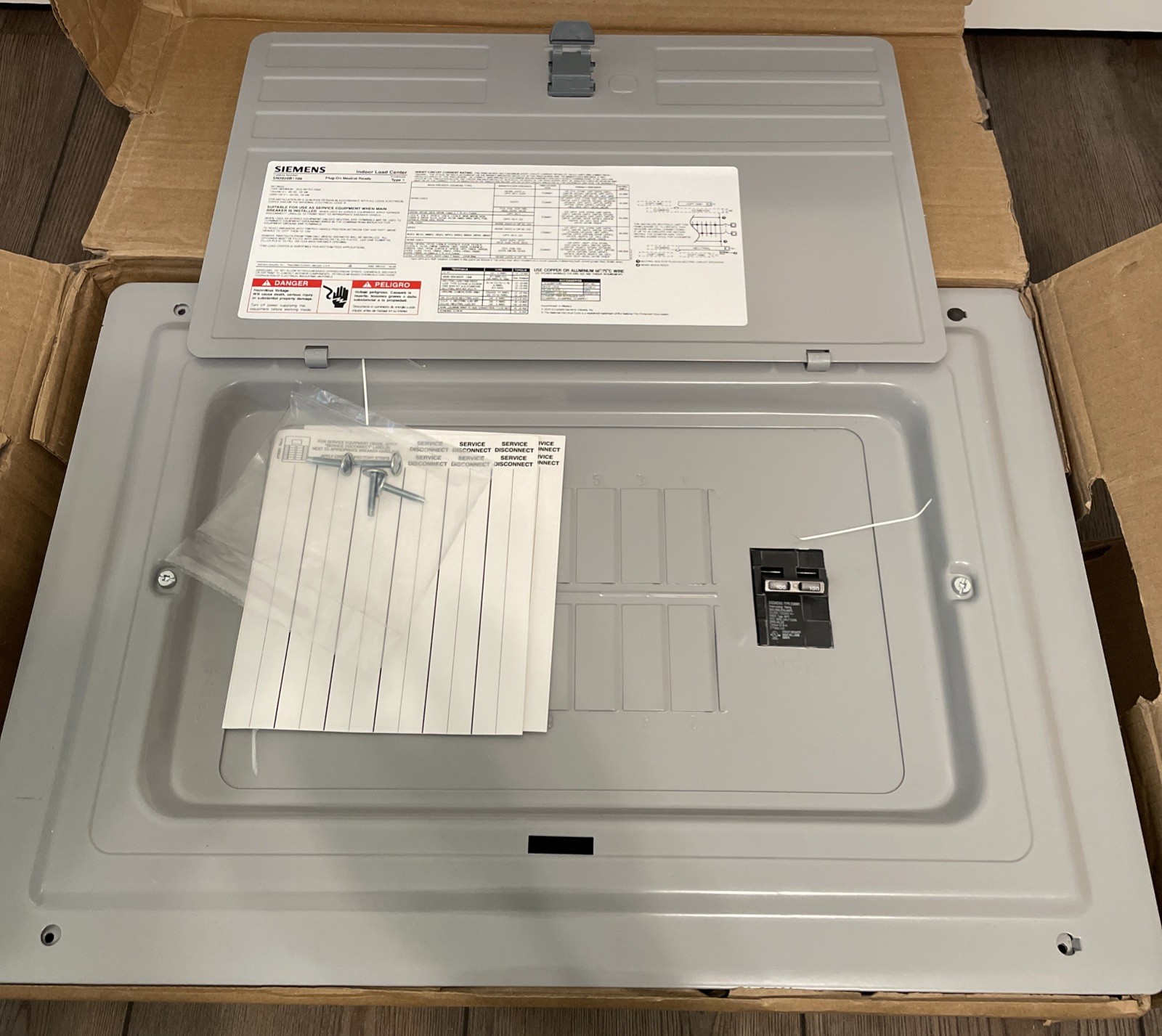 Siemens SN2020B1100P1 100A Main Breaker Plug-On Neutral Load Center 20 Spaces