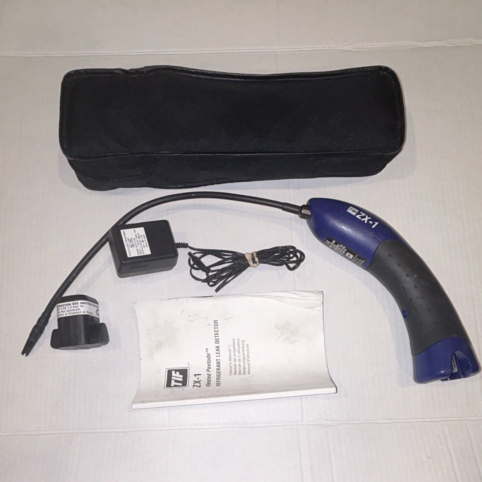 TIF ZX-1 Refrigerant Leak Detector Complete w/ Charger/Manual.