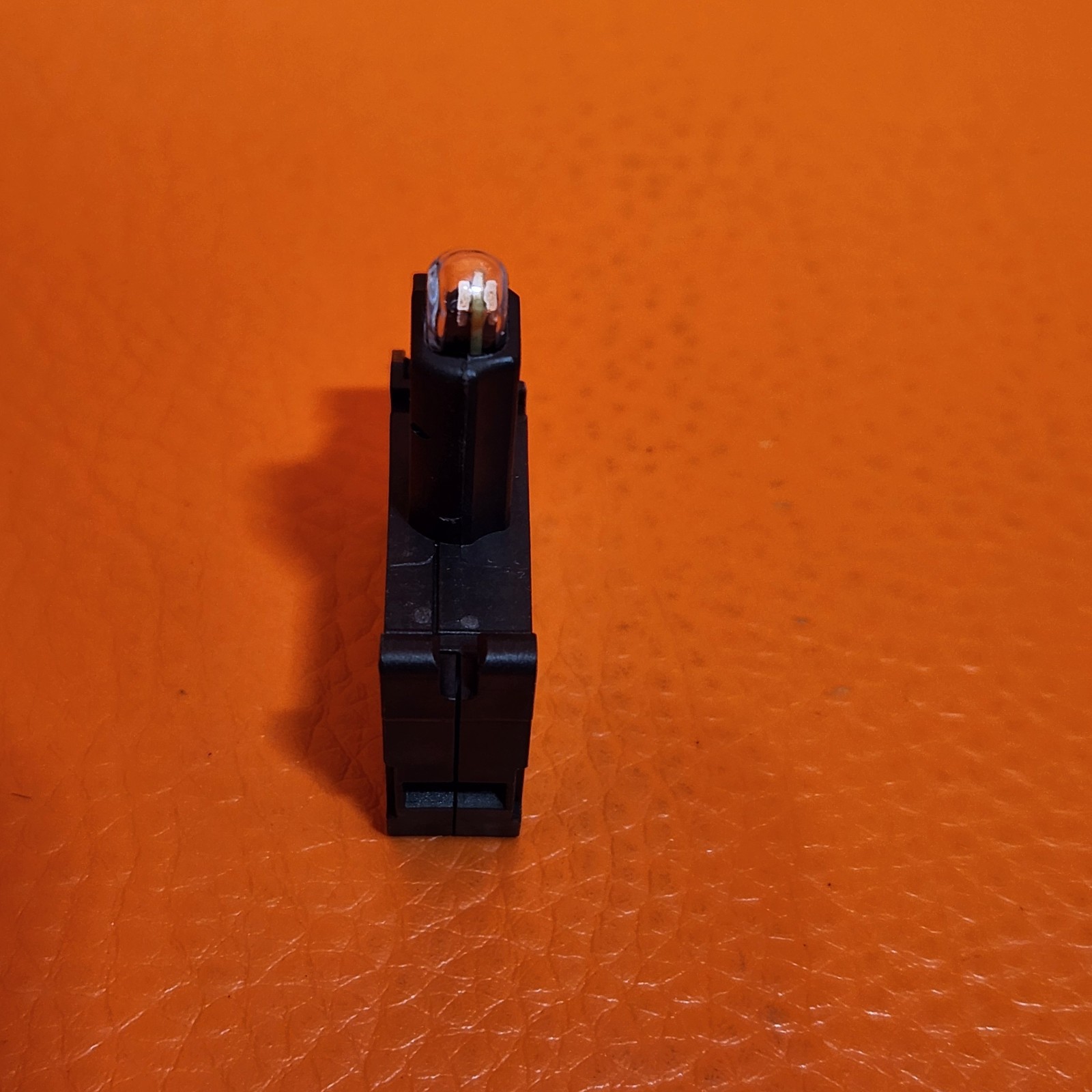 Allen Bradley 800F-N3G Green LED 22mm Light Module Latch Mount 24V AC or DC