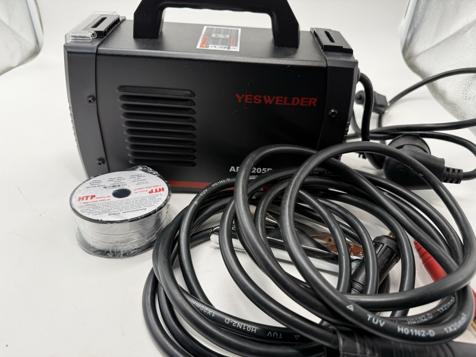 YESWELDER ARC-205DS Stick Welder AC/DC Welding Machine w Cables Dual Voltge 205a