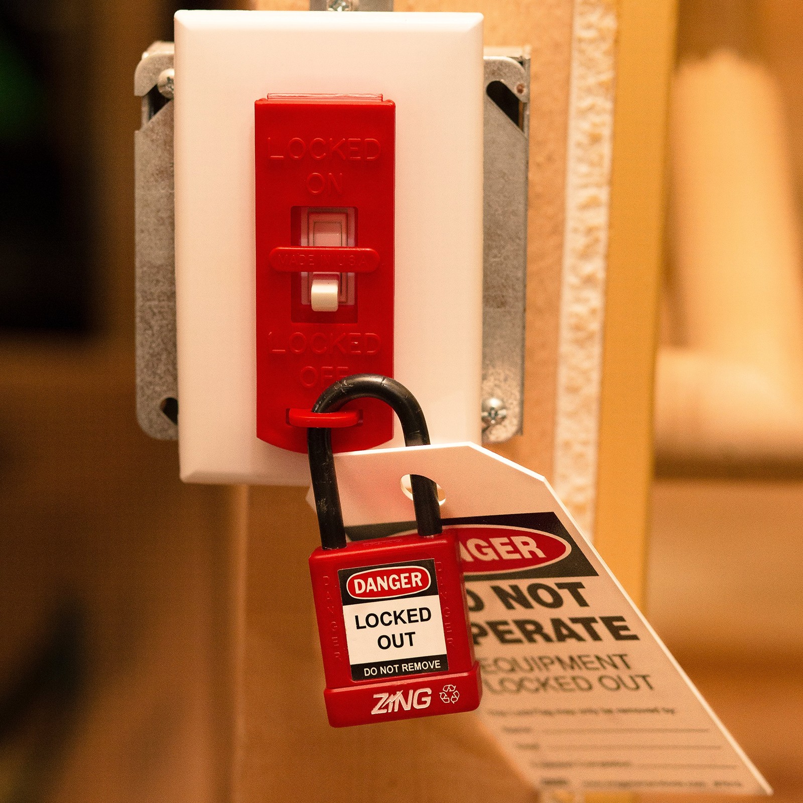 Wall Switch Lockout Red Recycled Plastic Paddle Cover Guard Fits 3/8in Padlock