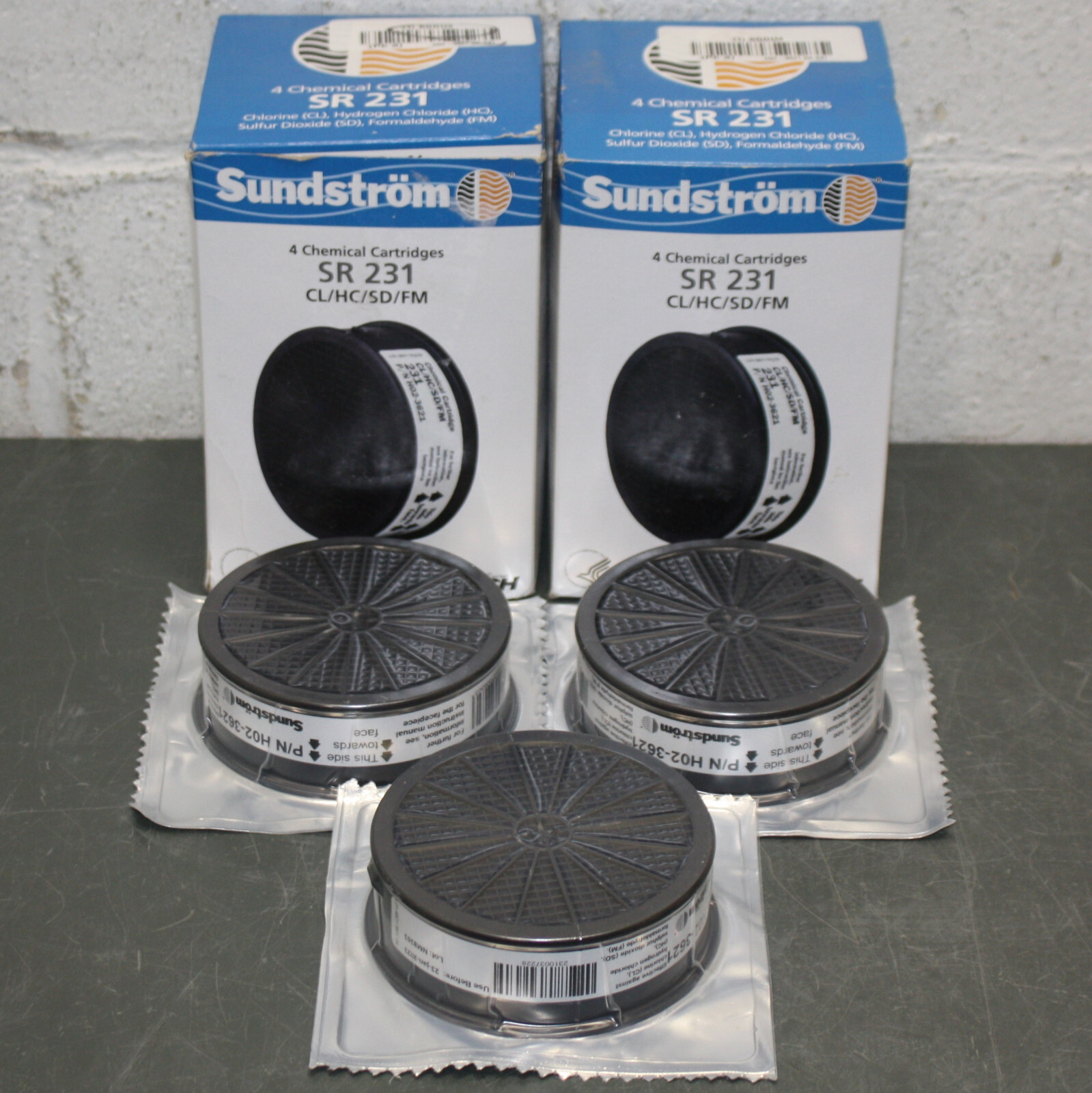 (11) Sundstrom Respirator Filter Cartridge SR 231, CL FM HC, EXP 01/2023