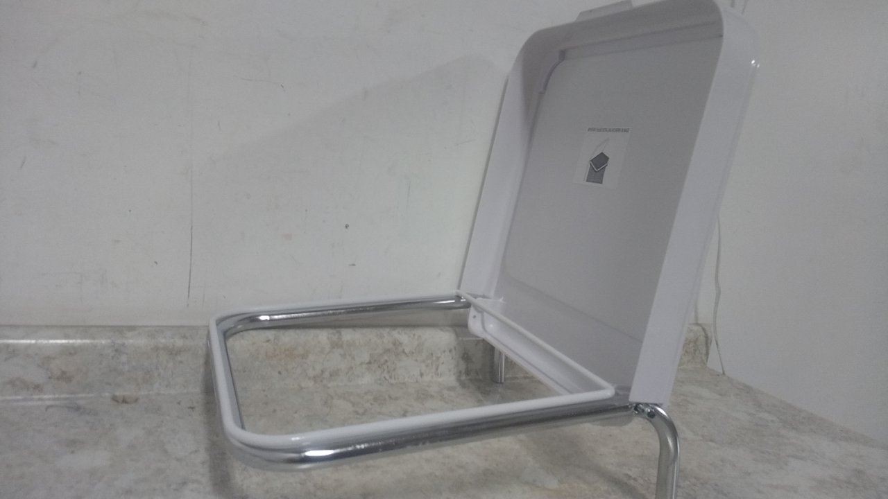 R&B Wire Products Inc. 692 30 Lb Weight Cap 3.5 Cu Ft Total Volume Hamper Frame