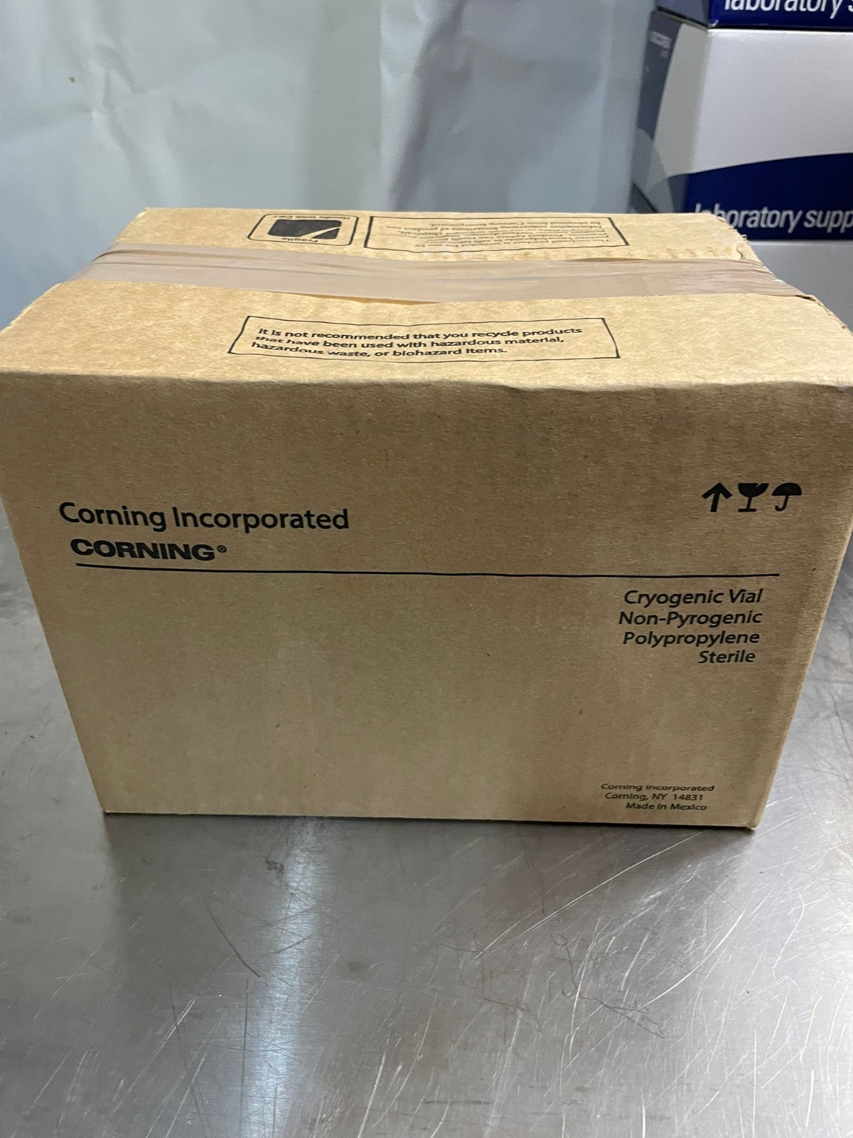 Corning 430659 2mL External Threaded Polypropylene Cryogenic Vial Round Bottom