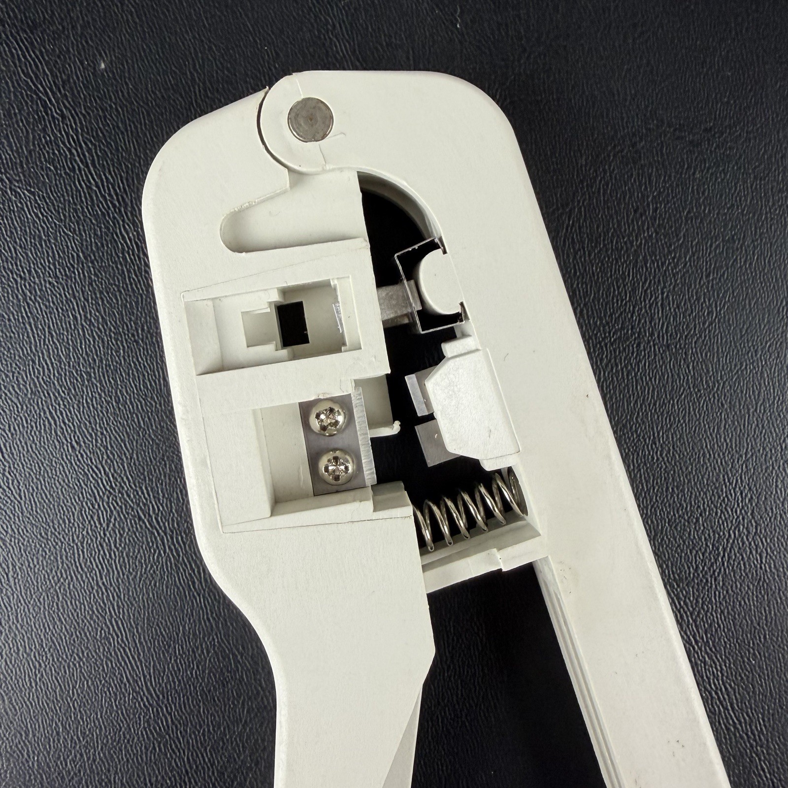 Leviton 831-C0260-1 C0260 Phone Wire Handset Cord Crimping Tool RJ11 RJ12 NOS