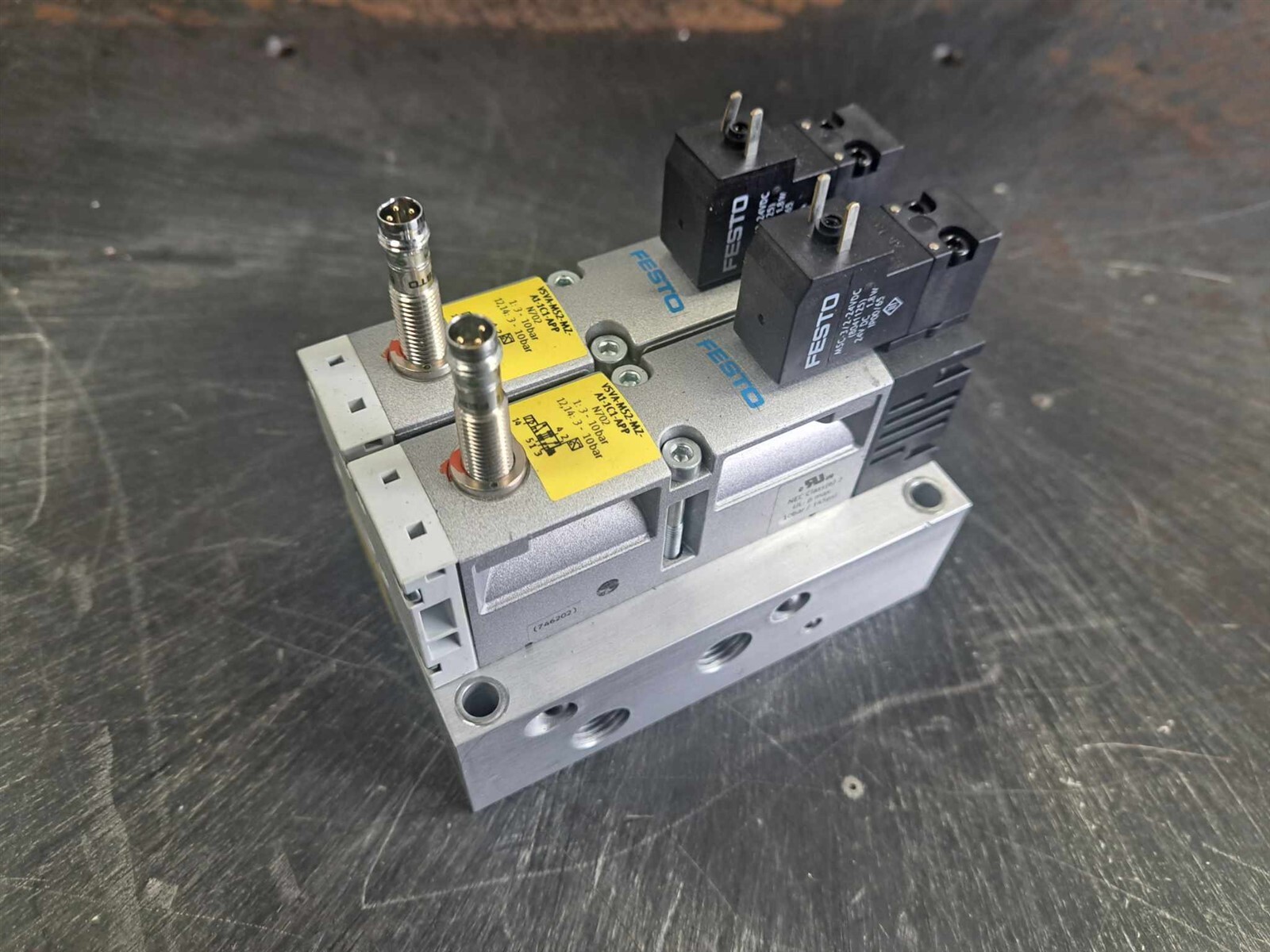 Festo Block Assembly w/ (2) Solenoid Valves VSVA-M52-MZ-A1-1C1-APP