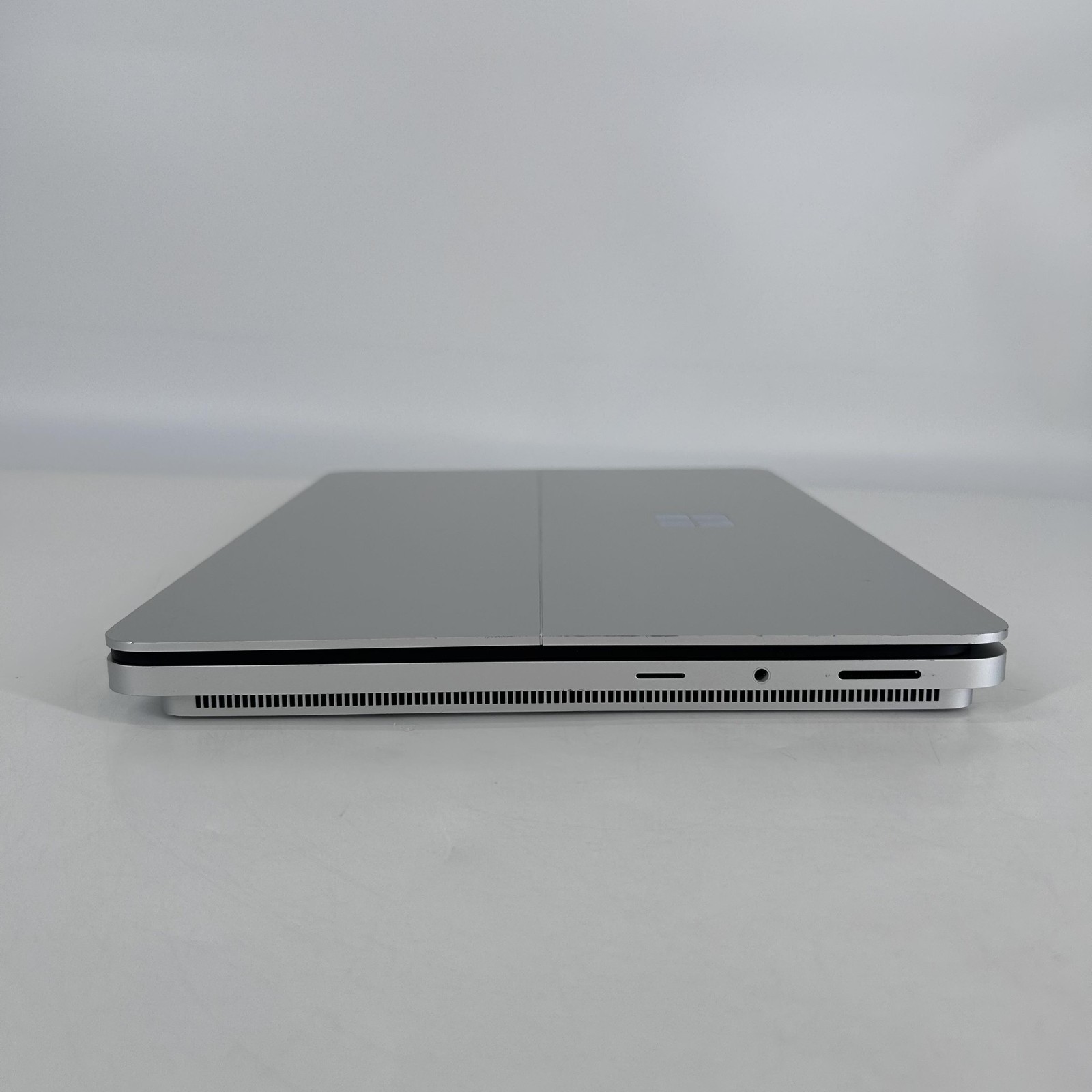Microsoft Surface Laptop Studio 2 14 2K TOUCH 2.9GHz i7-13700H 32GB 1TB RTX 4050