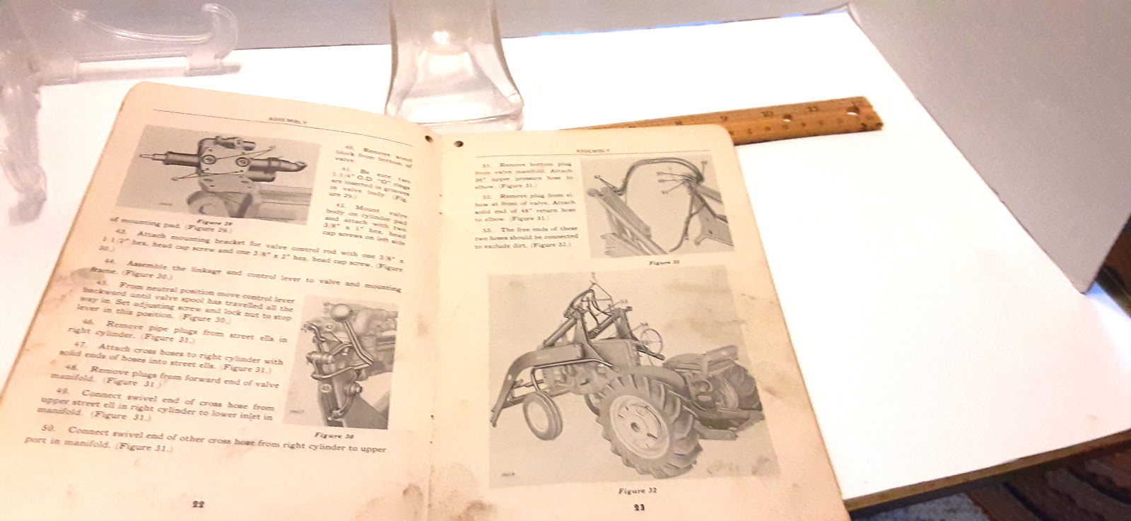 John Deere Operator’s Manual OM-C24-451 – HYDRAULIC LOADER No. 30 For M JD.