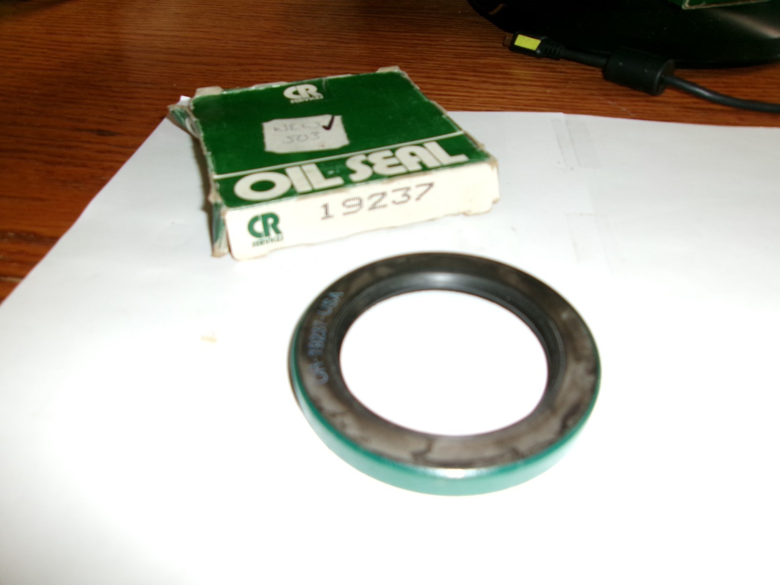 CHICAGO RAWHIDE 19237 OIL SEAL~~MADE IN USA !!~1.937″ X 2.69″ X .315″