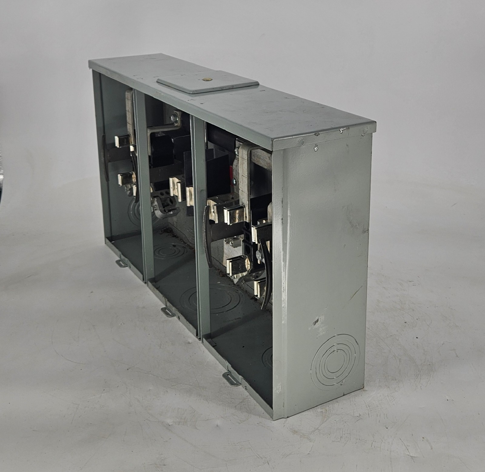 Durham ITT3202U 2-Gang Meter Socket 320A Total (200A Per Position) Ringless