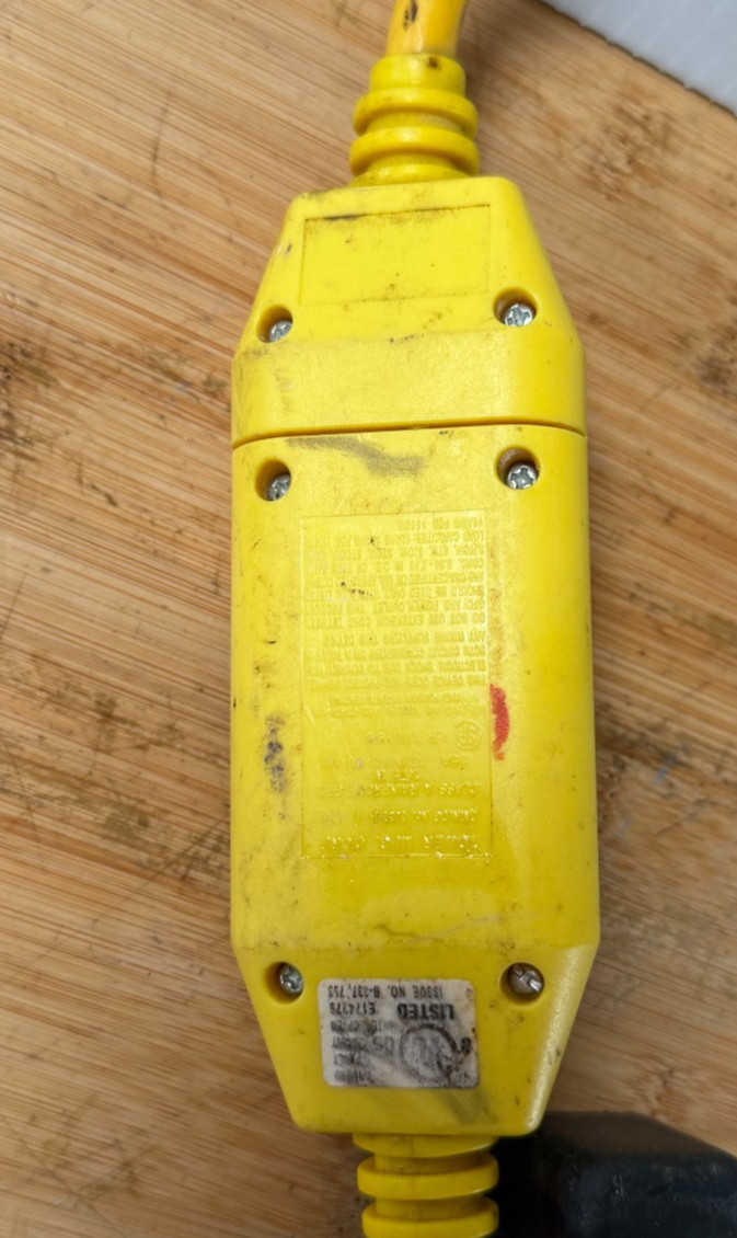 TOWER MFG CORP. 30338-0 4502 Rainproof GFCI 1875 Watt 15A *USED*