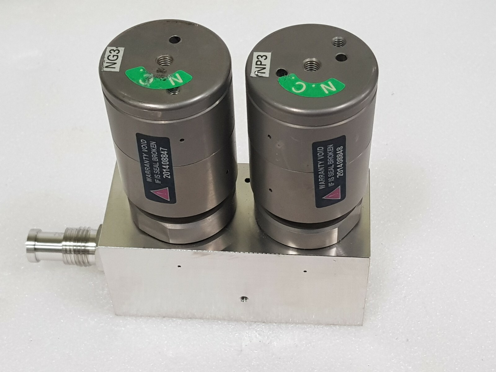 CKD AGD21R-HDF-X0127,MAIN:0.5MPa,OPERATE:0.4-0.6MPa,LABEL DAMAGED FREE SHIP