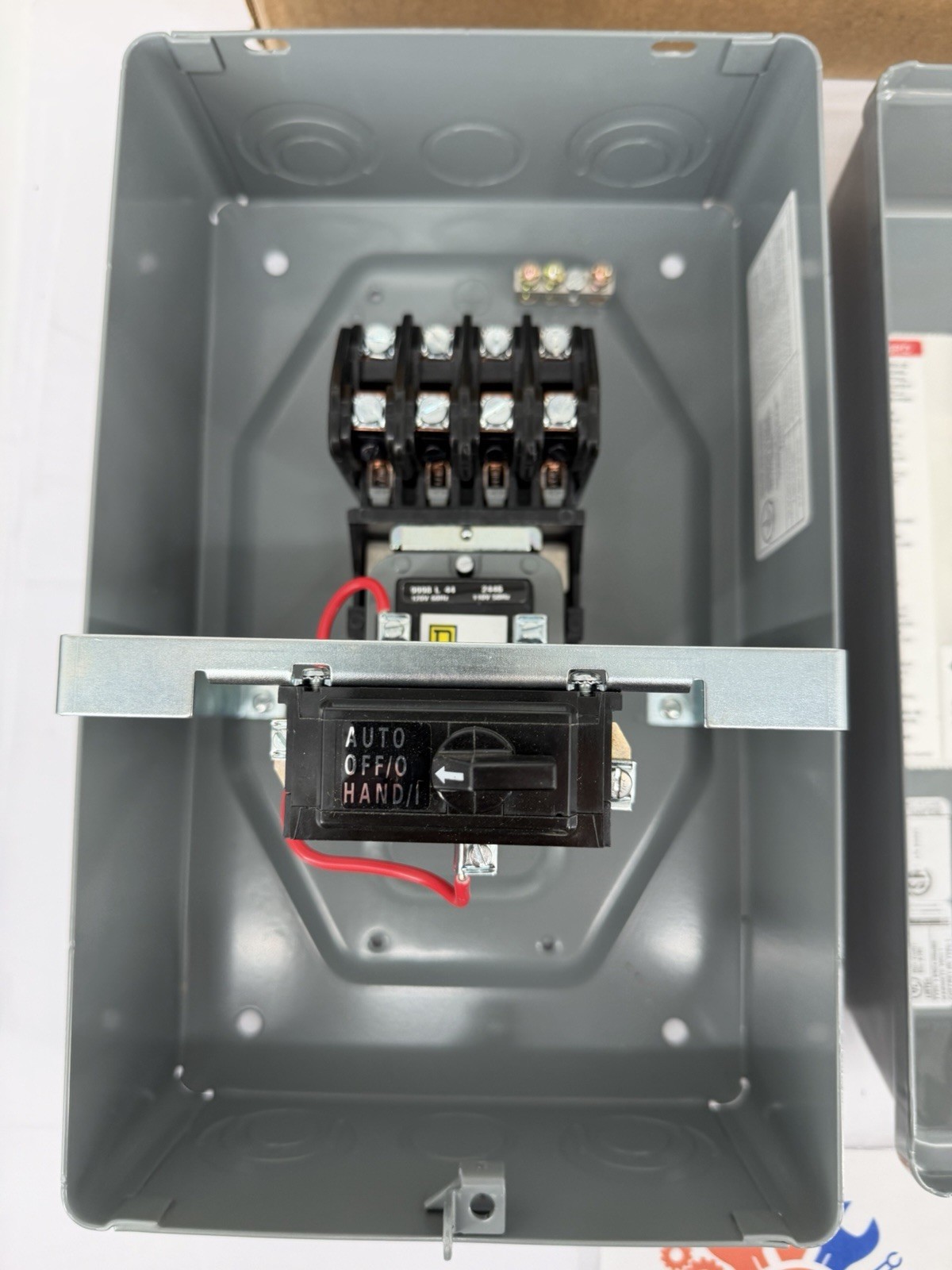 Square D 8903LG40V02C Multi-Pole Lighting Contactor, Electrically Held, 4P, 4NO