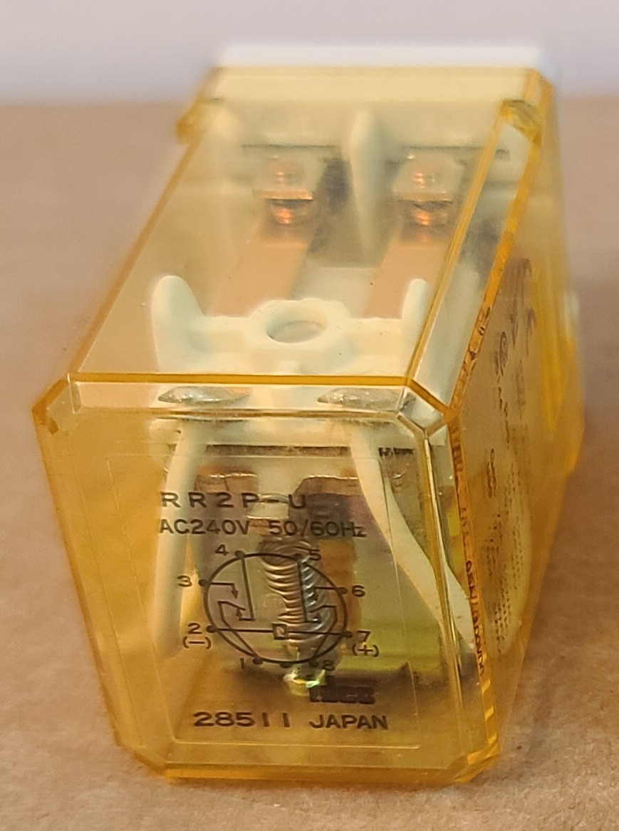 IDEC RR2P-U RELAY AC 240V – NEW NO BOX!