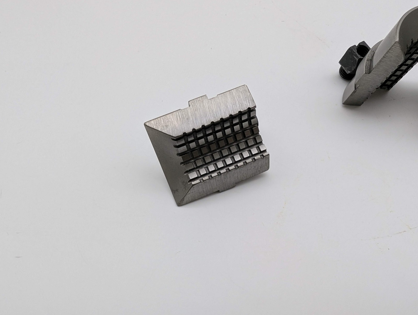Hardinge M12 27/32″ Round Serrated Collet Pads 3-Segment for M12 Collet