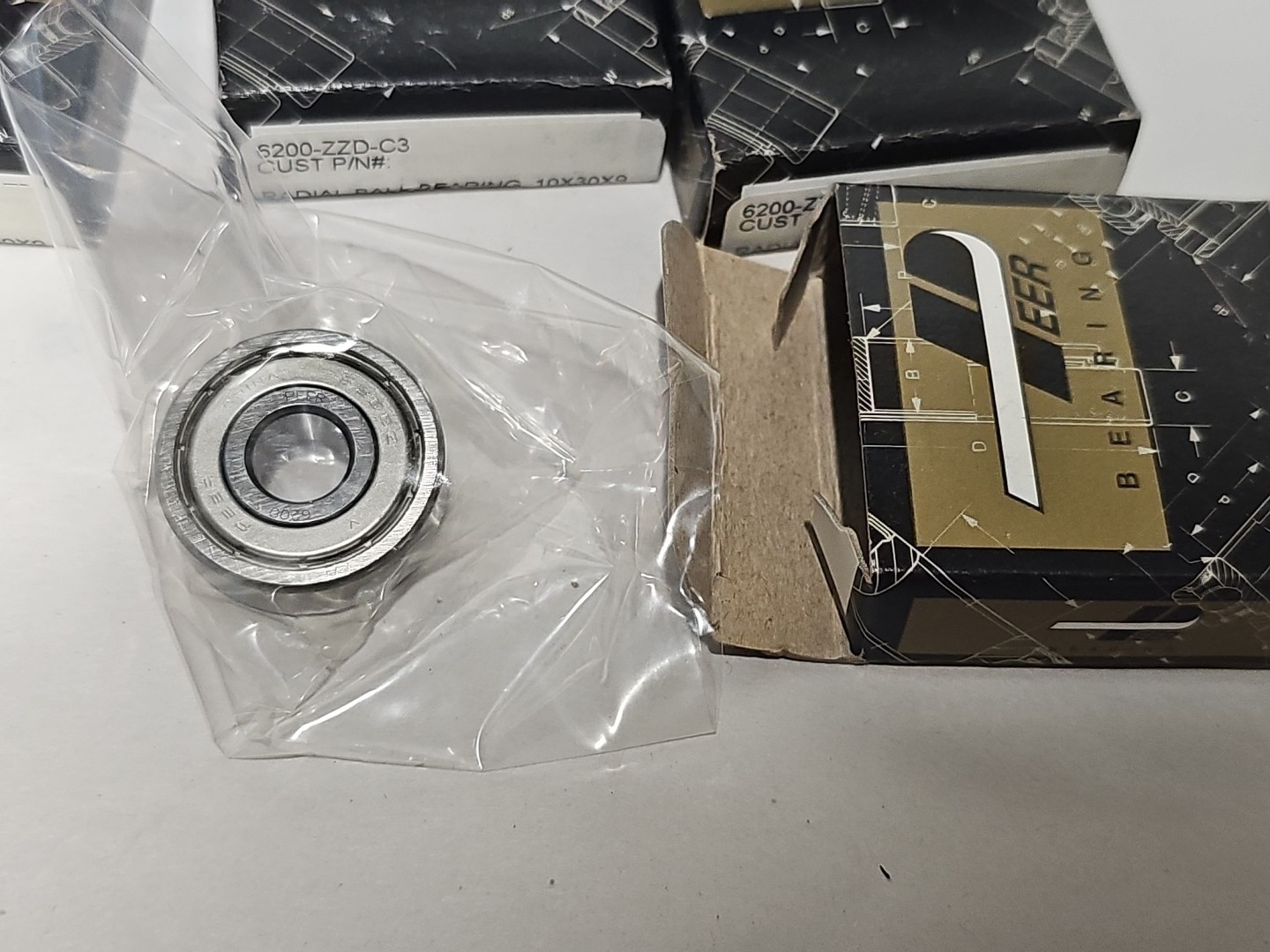 Lot Of 13 New 6200-ZZD-C3 – PEER BALL BEARING – RADIAL 10X30X9 W185982