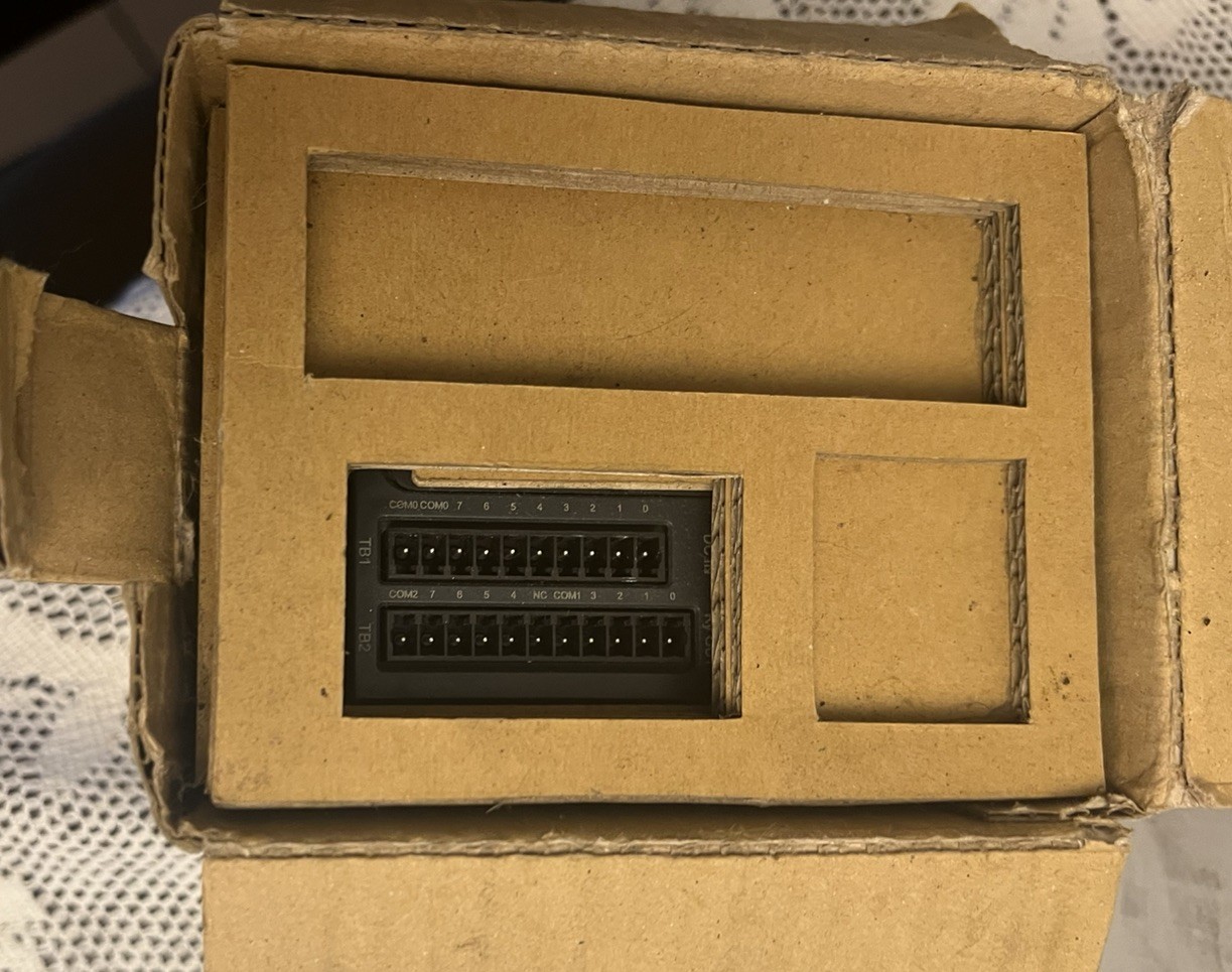 Brand New Schneider Electric TM221ME16R Modicon M221 Controller, 16 I/O