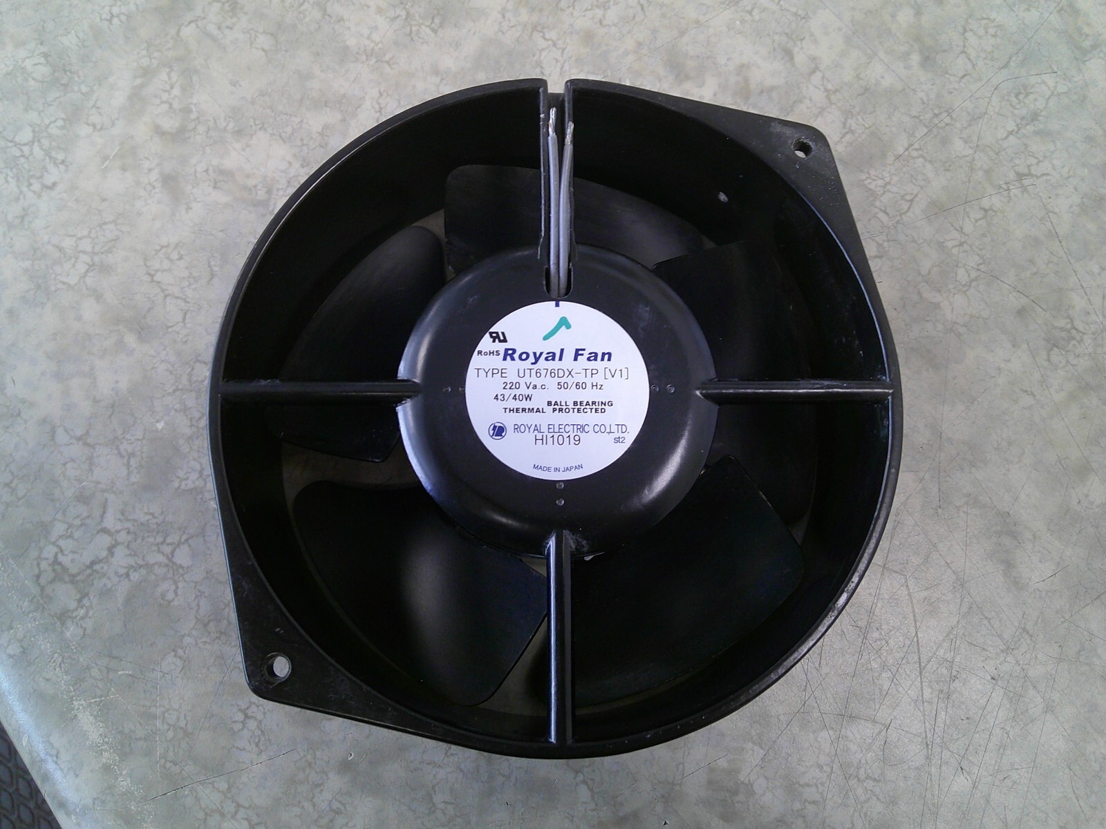USED Royal Fan UT676DX-TP-V1 UT676DX-TP 220VAC