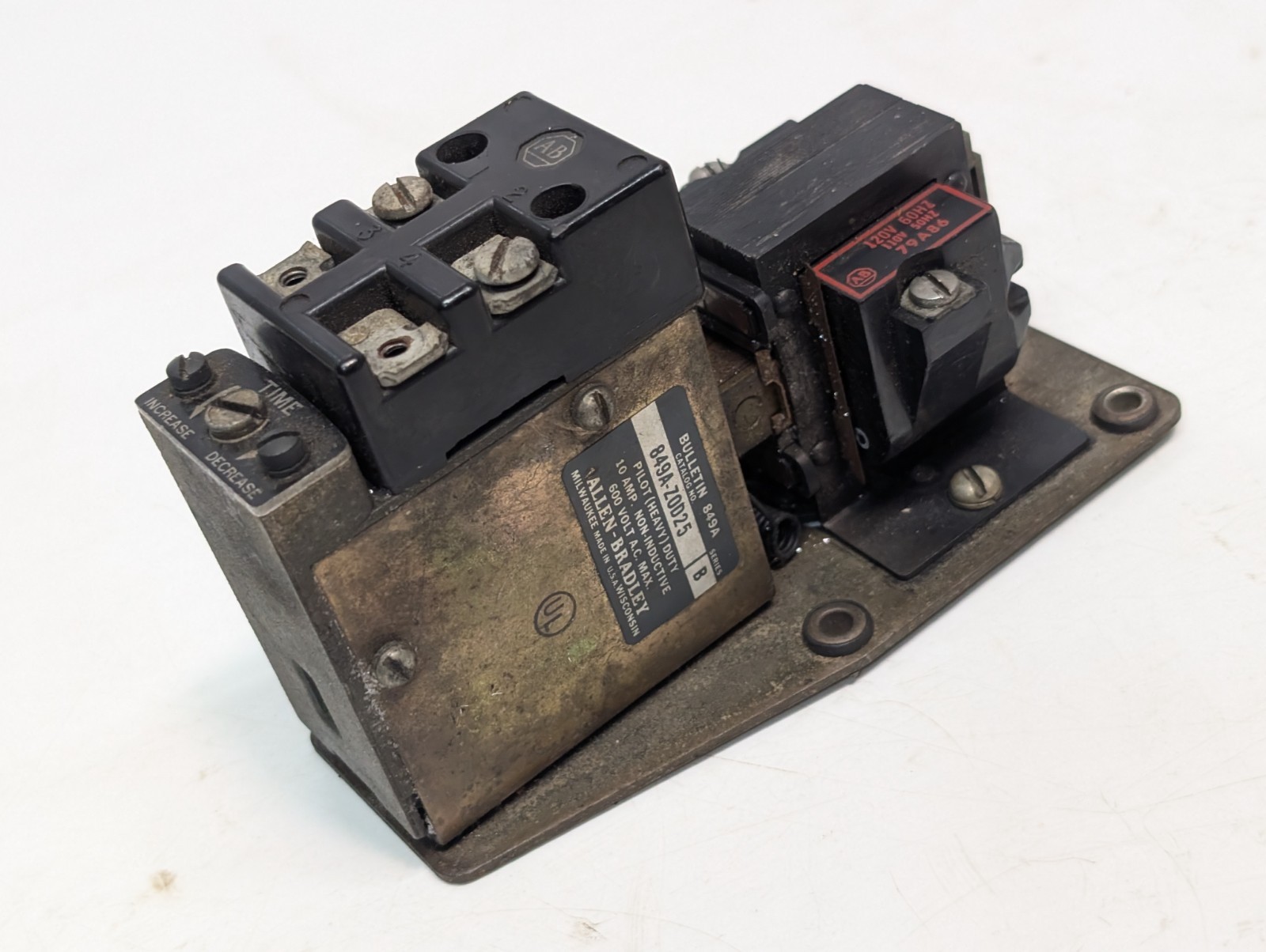 Allen-Bradley 849A-Z0D25 Pilot (Heavy) Duty Timer Relay Assembly with 120V Coil